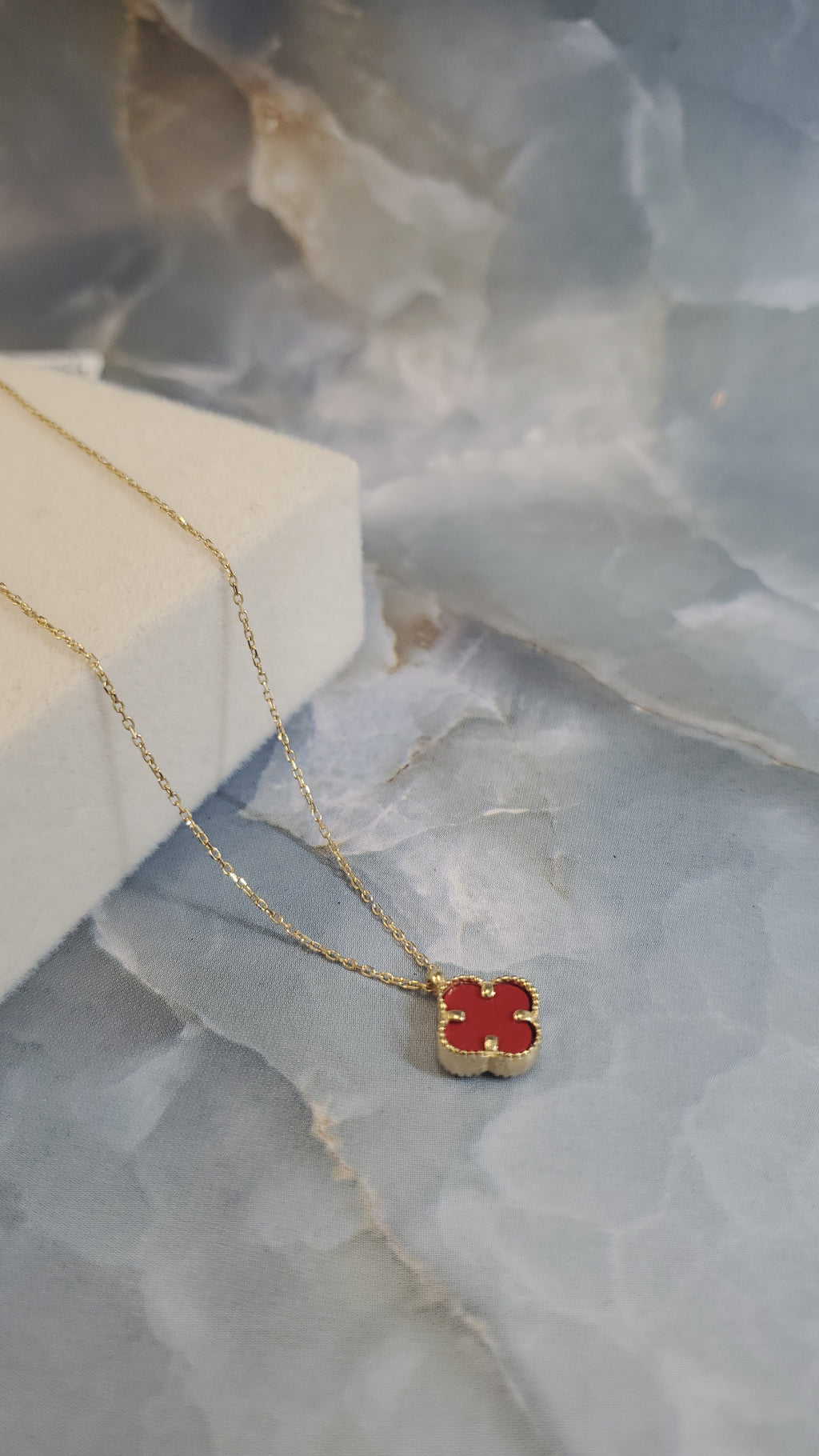 Red Clover Pendant Necklace 200