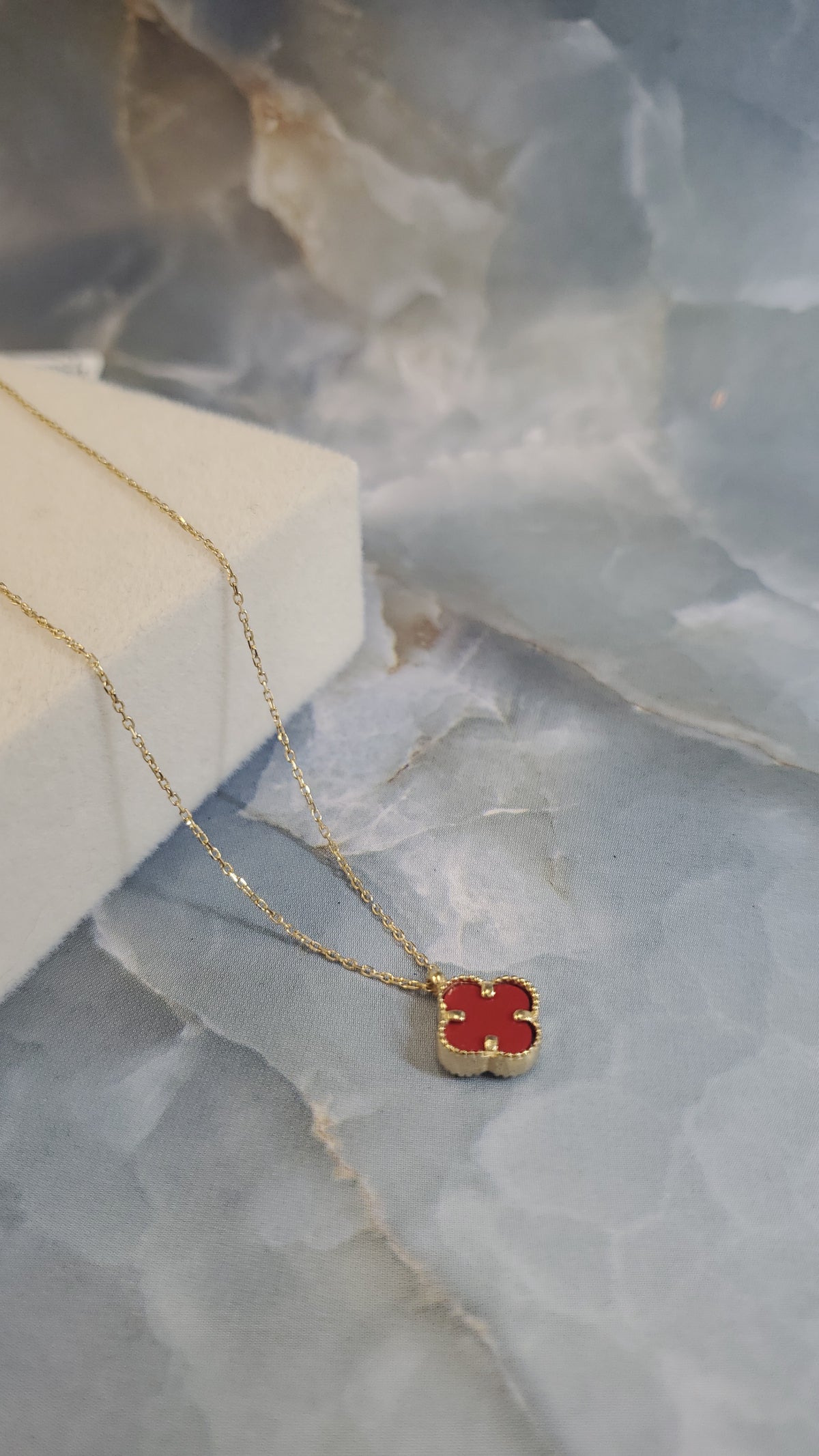 Red Clover Pendant Necklace 200
