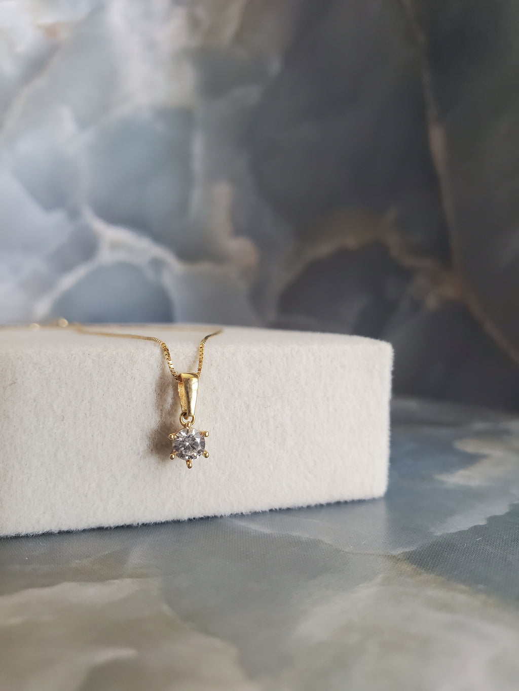 Imperial Venetian Box Solitaire Necklace 173