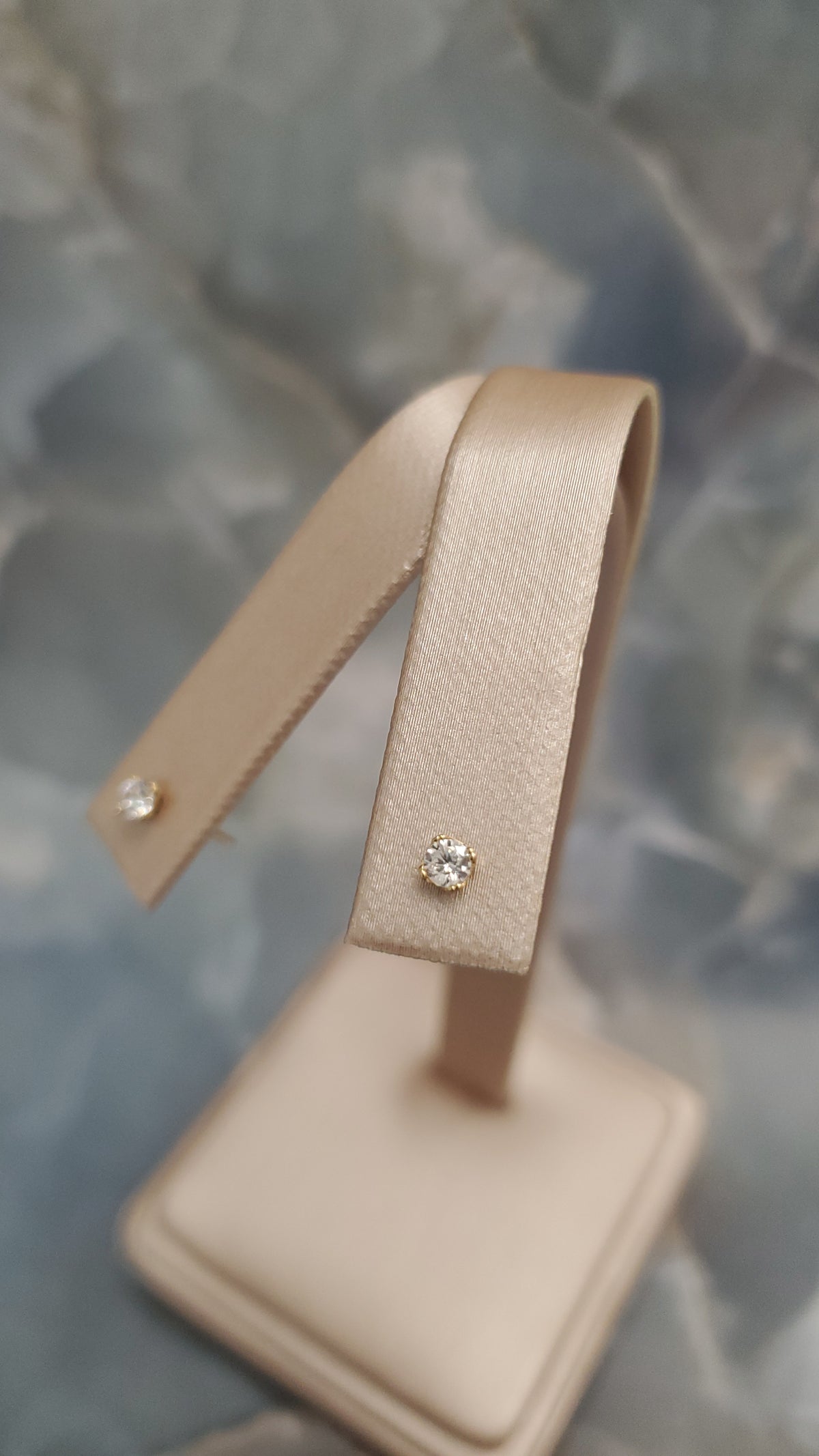 Solitaire Stud Earrings 072