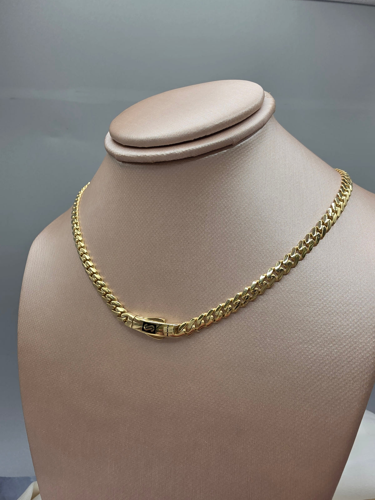 Gold Monaco Chain 1177