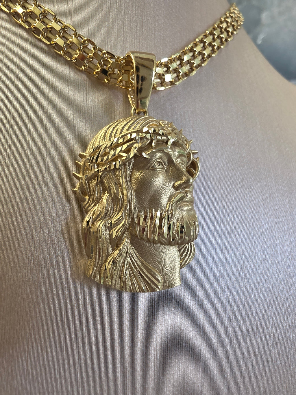 Jesus Crown of Thorns Pendant 522