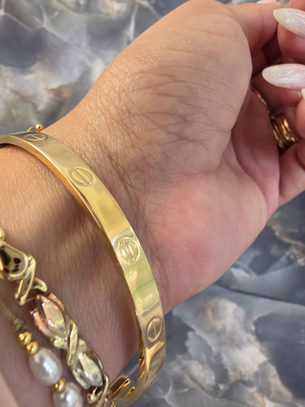 Screw Design Bangle Bracelet 841