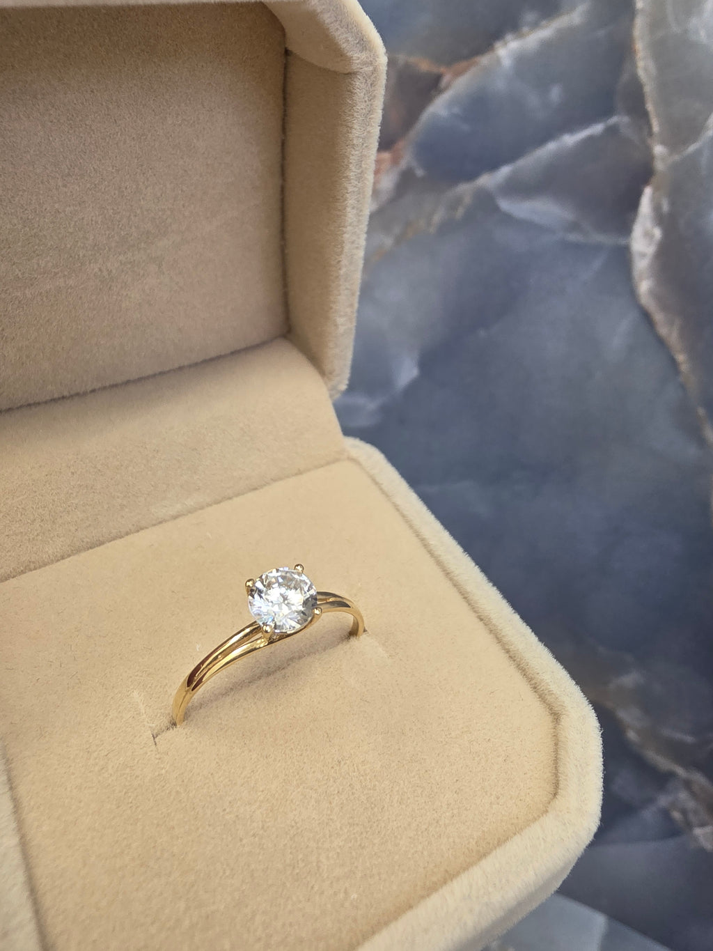 Elegant Solitaire Ring 131