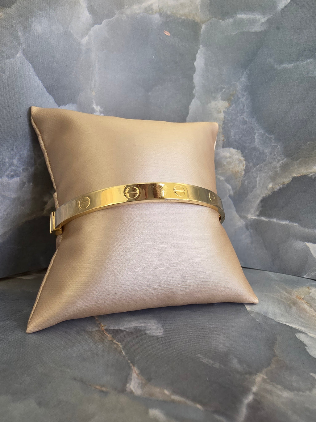 Screw Design Bangle Bracelet 841