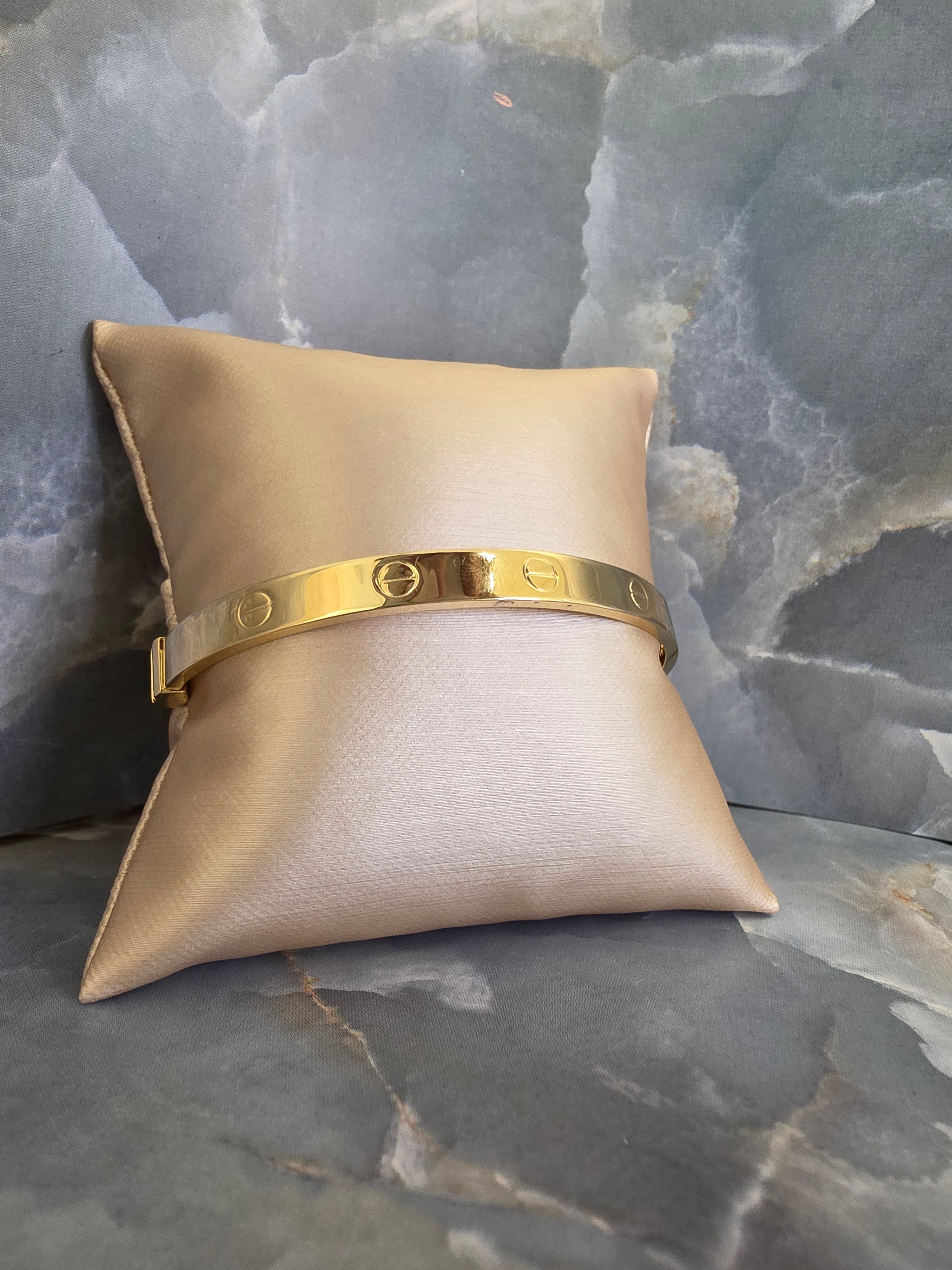 Screw Design Bangle Bracelet 841