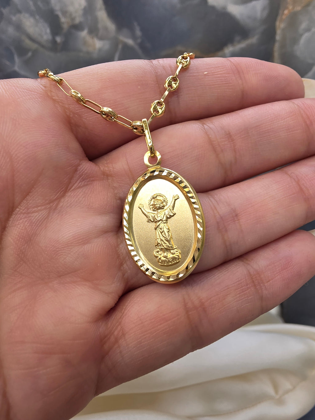Divine Child Jesus Pendant 115