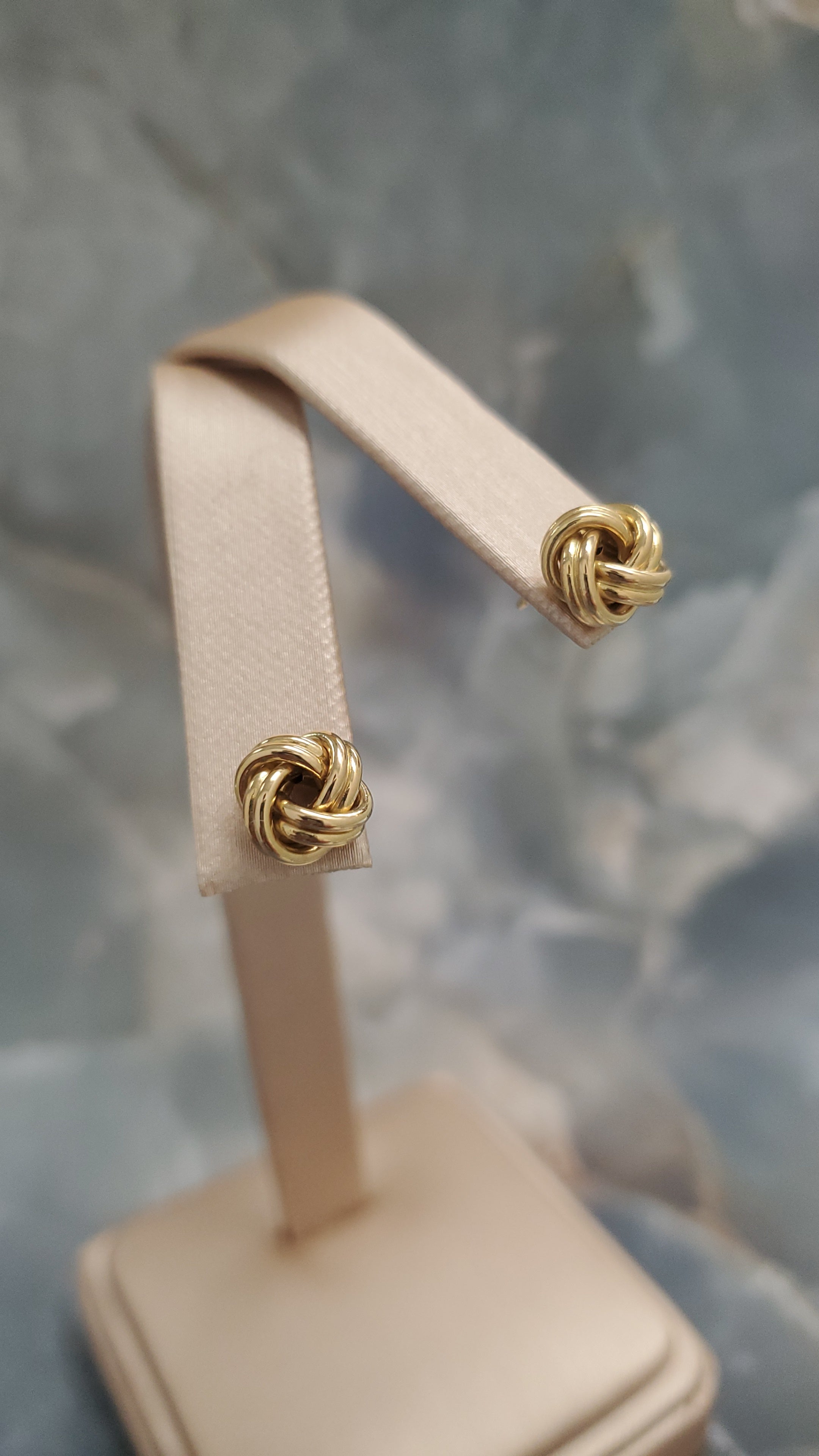 Love Knot Stud Earrings 086