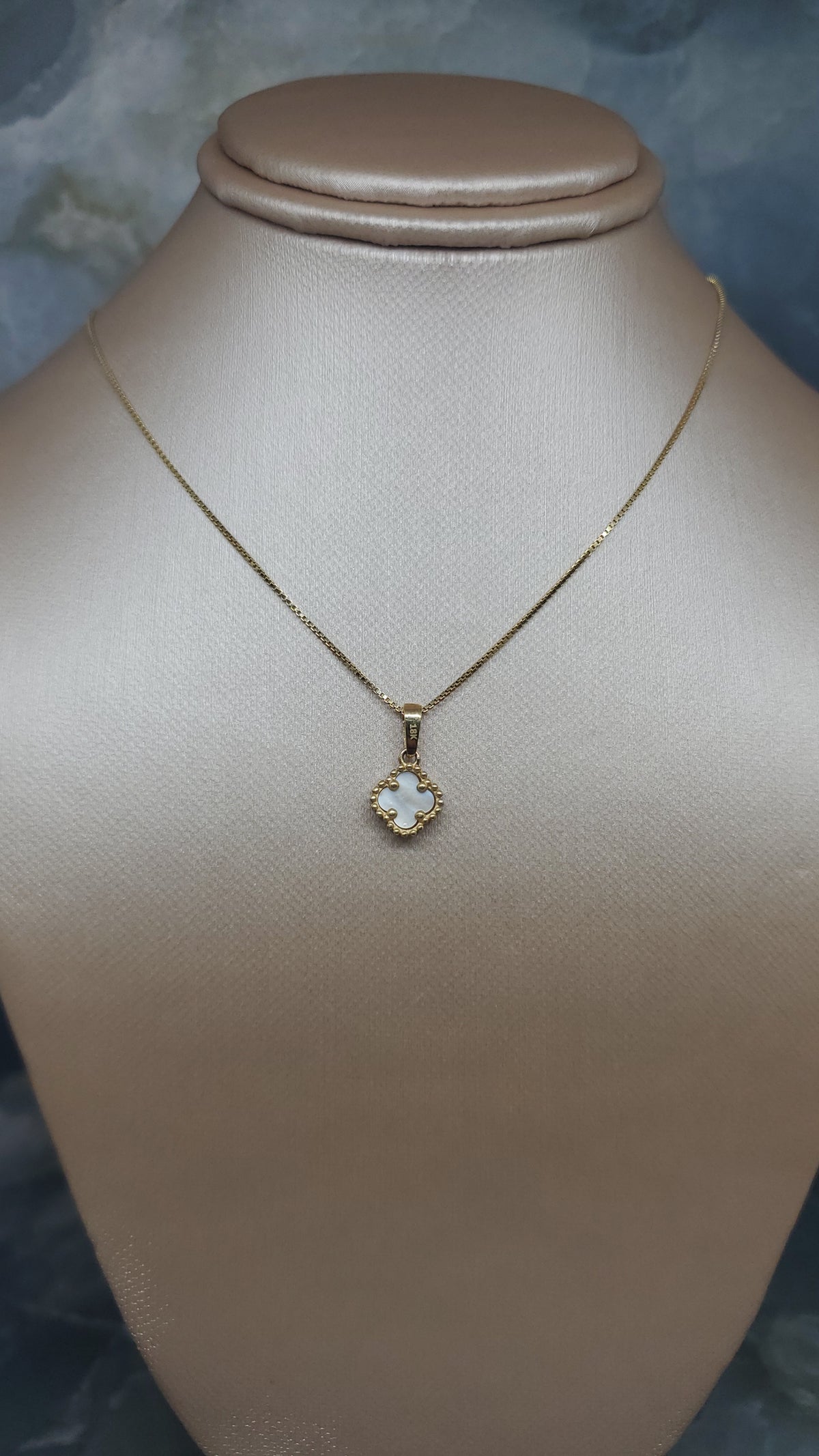 White Clover Pendant 070