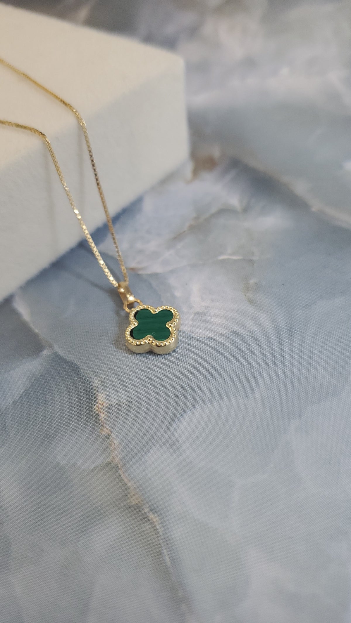 Green Clover Pendant 056