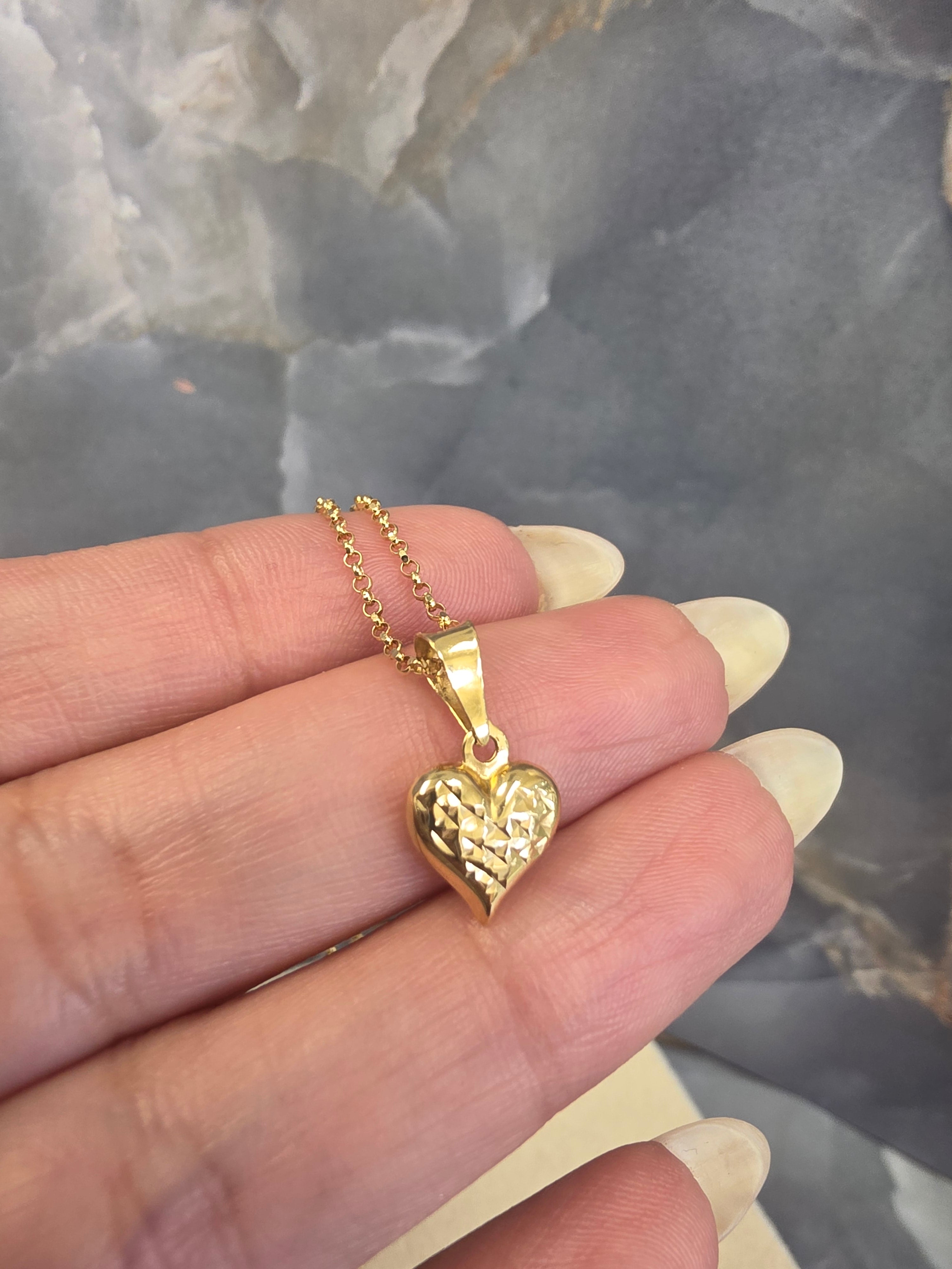 Gold Diamond-Cut Heart Pendant 050