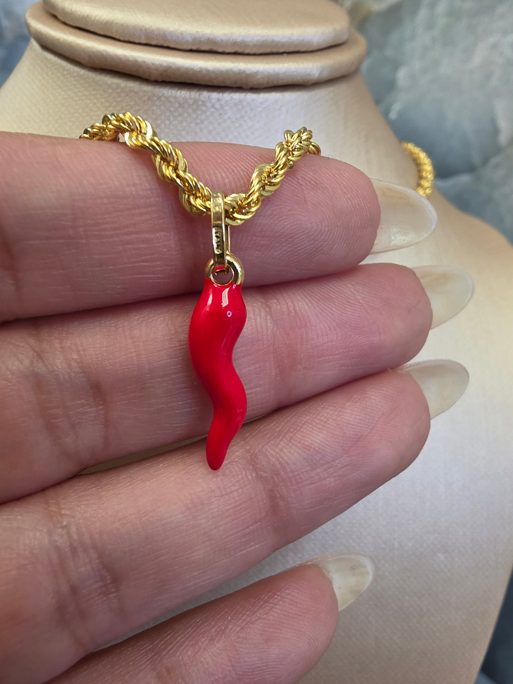 Red Cornicello Italian Horn Pendant 079