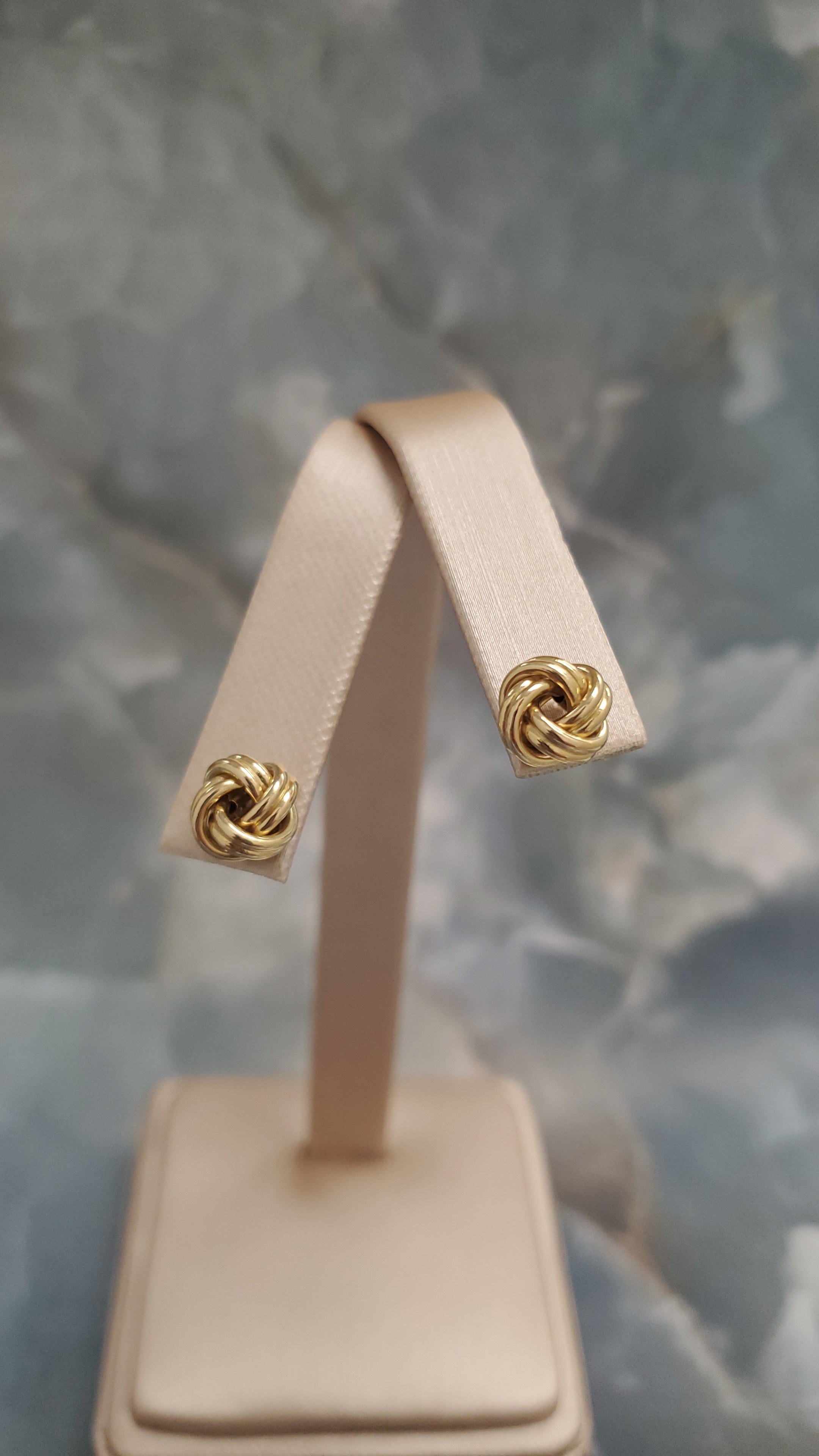 Love Knot Stud Earrings 086