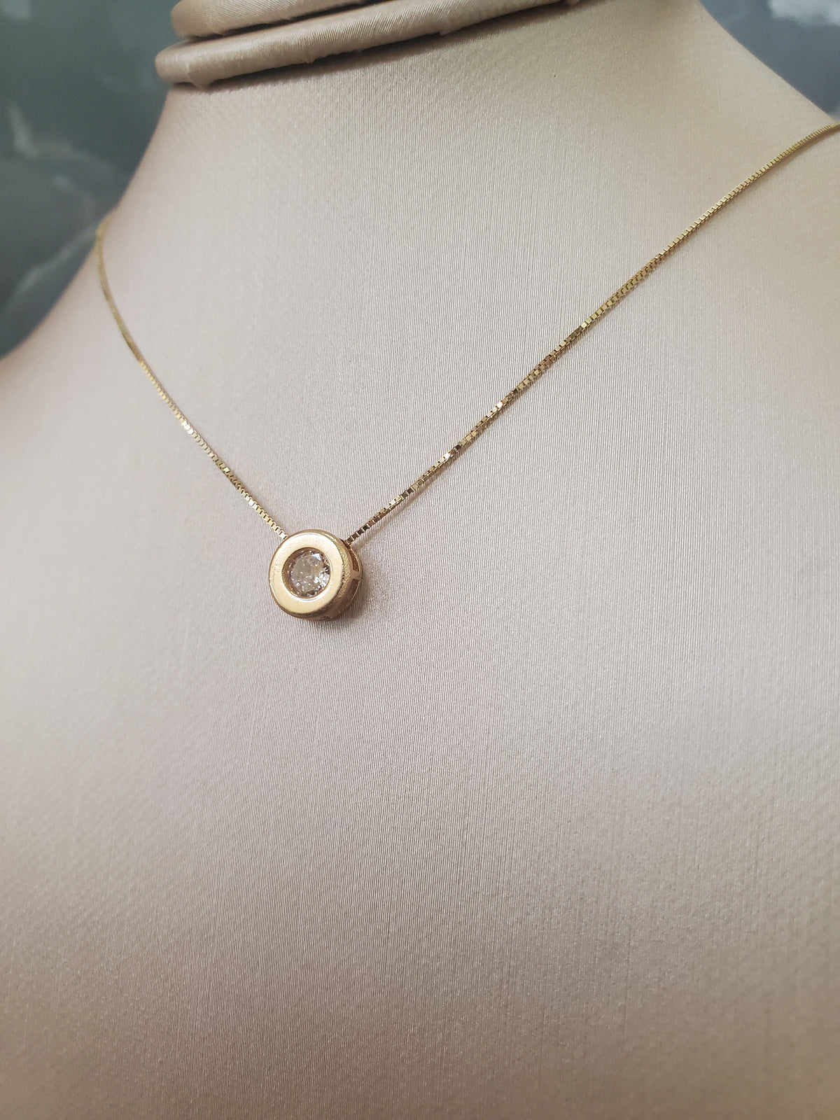 Imperial Bezel Solitaire Box Necklace 175