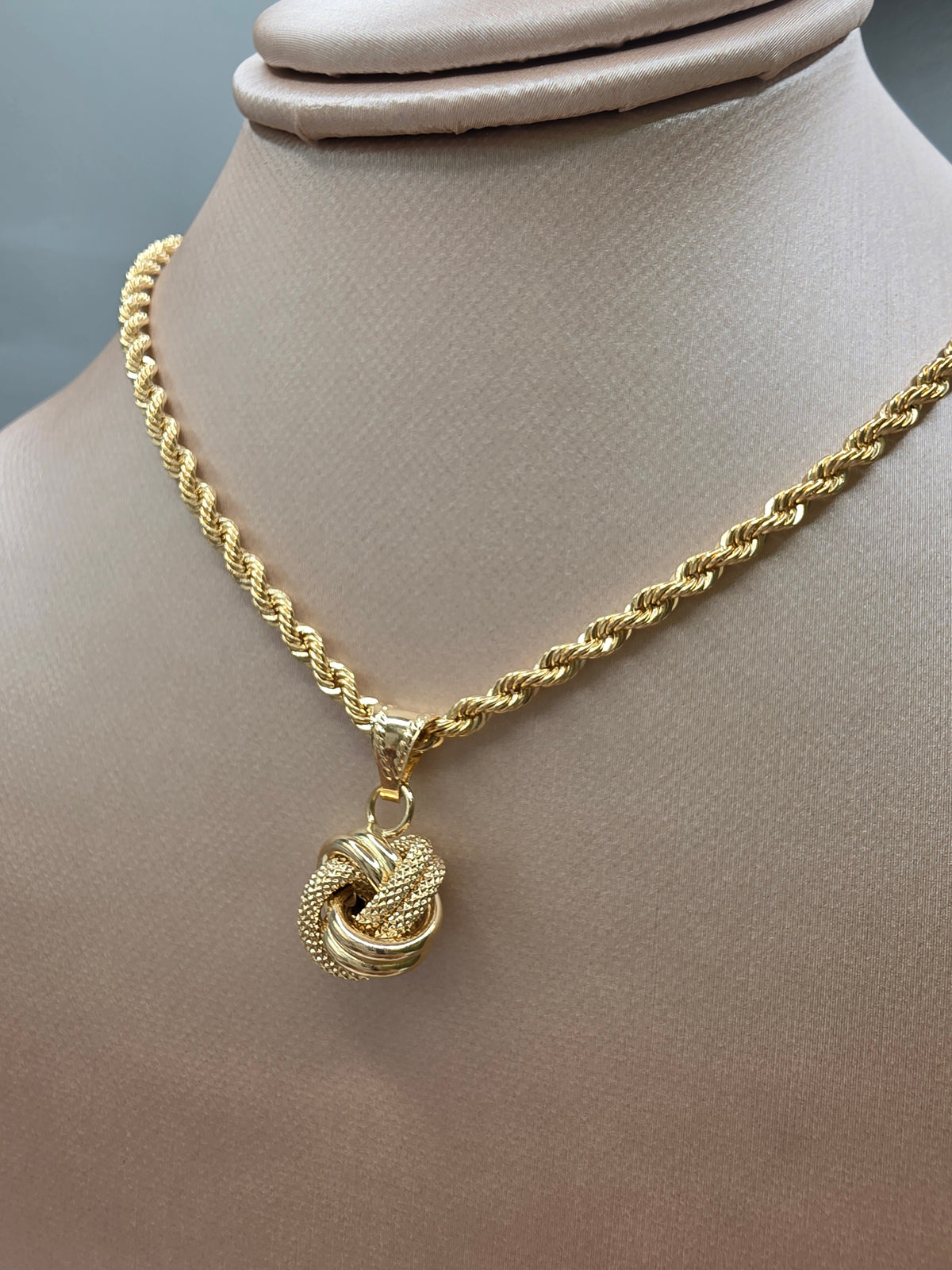 Textured Knot Pendant 112