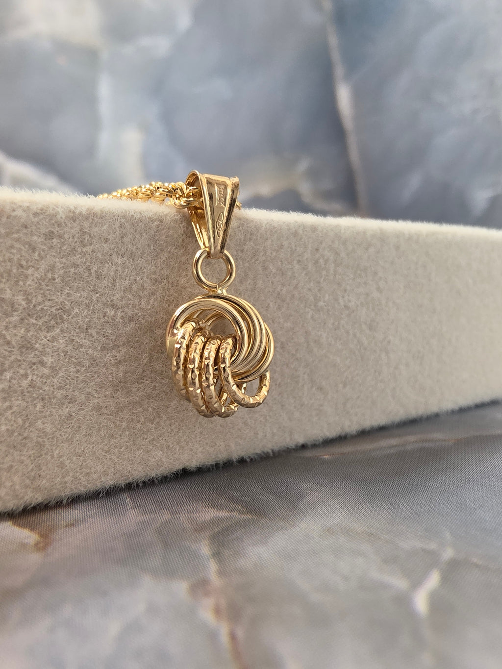 Interlocking Rings Pendant 086