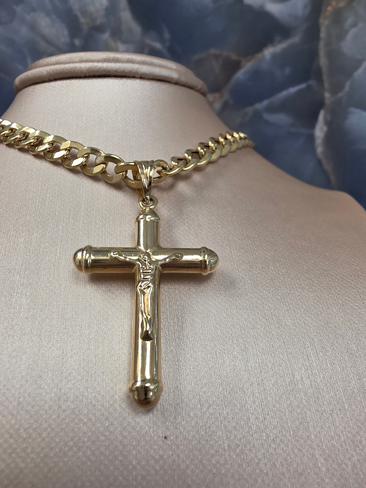Hollow Crucifix Cross Pendant 334