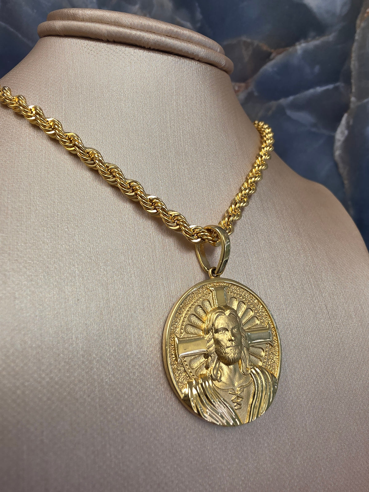 Sacred Heart of Jesus Pendant 549