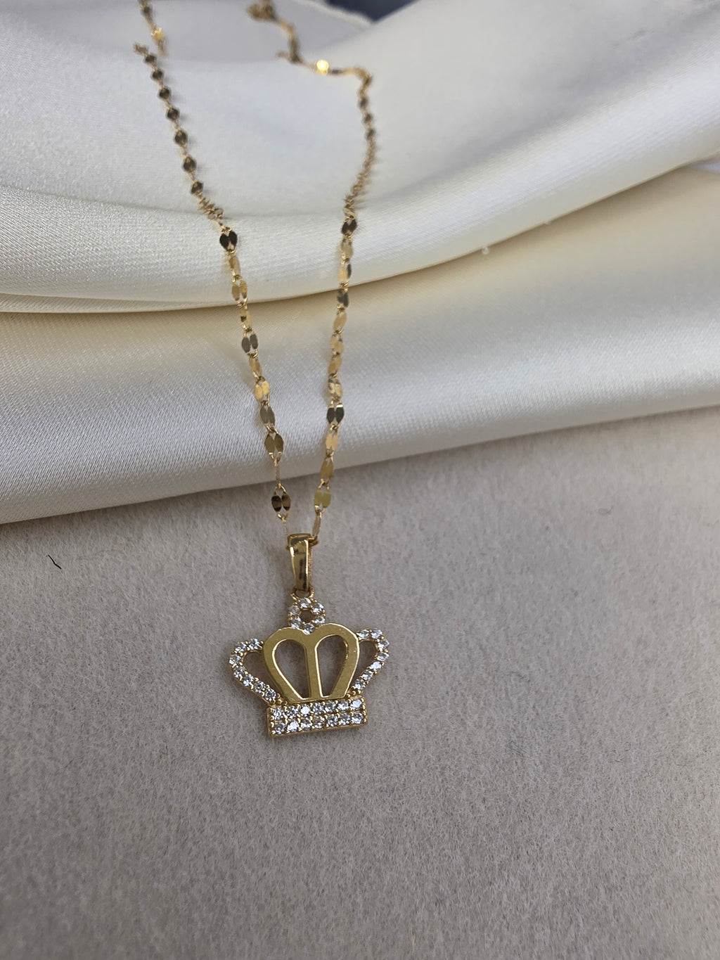 Zirconia Crown Pendant 098