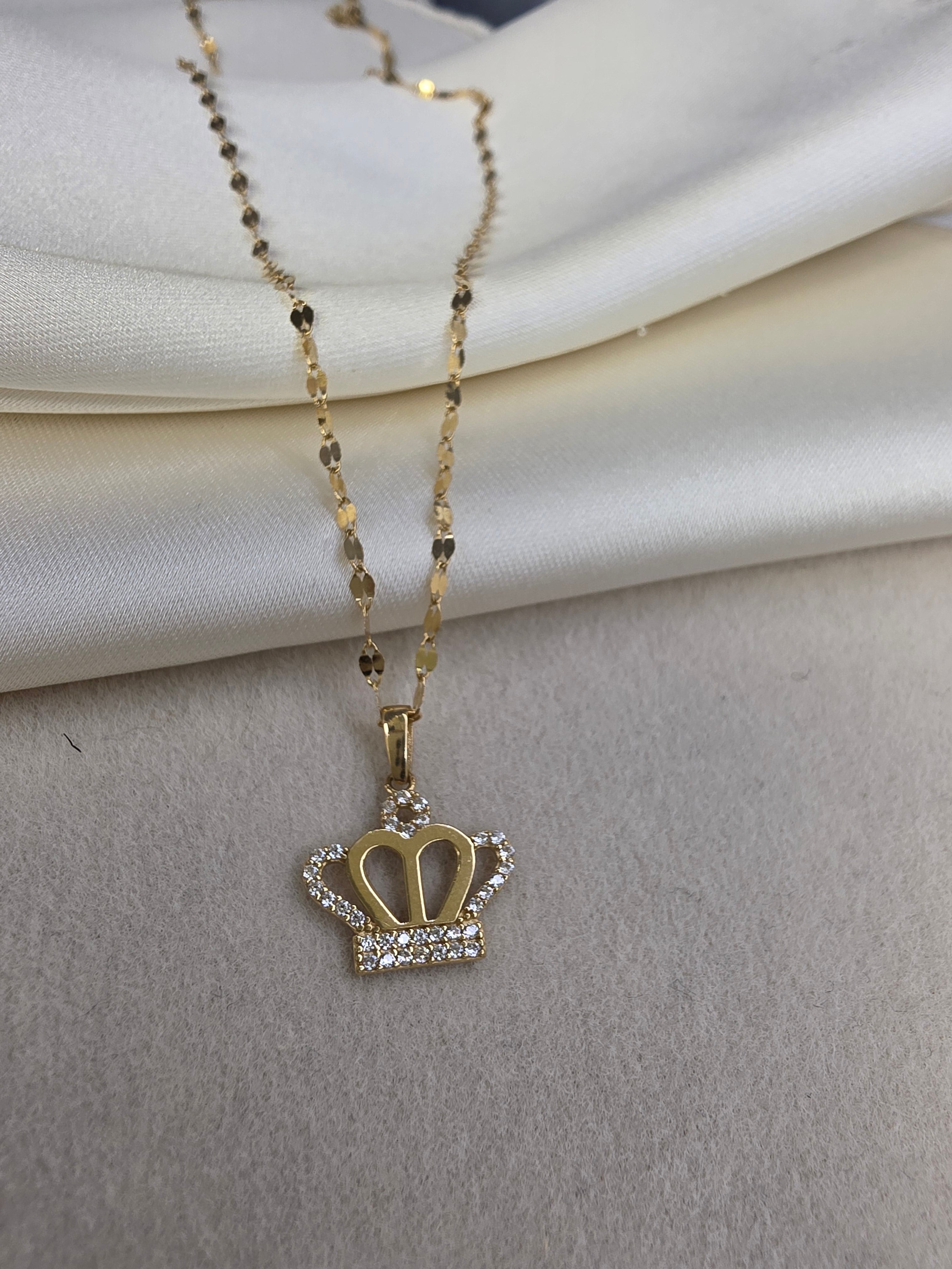 Zirconia Crown Pendant 098