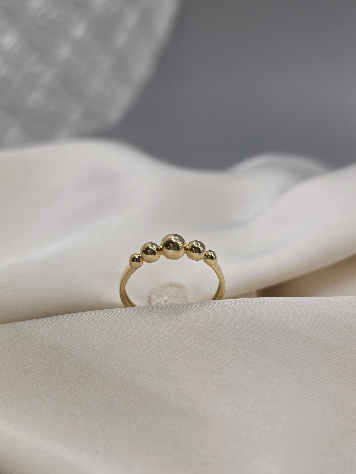 Graduated Bead Ring 180