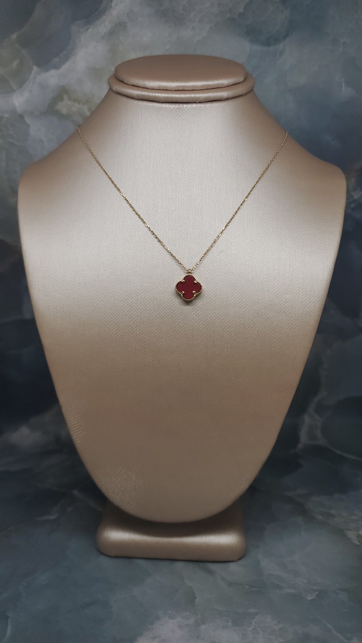 Red Clover Pendant Necklace 200