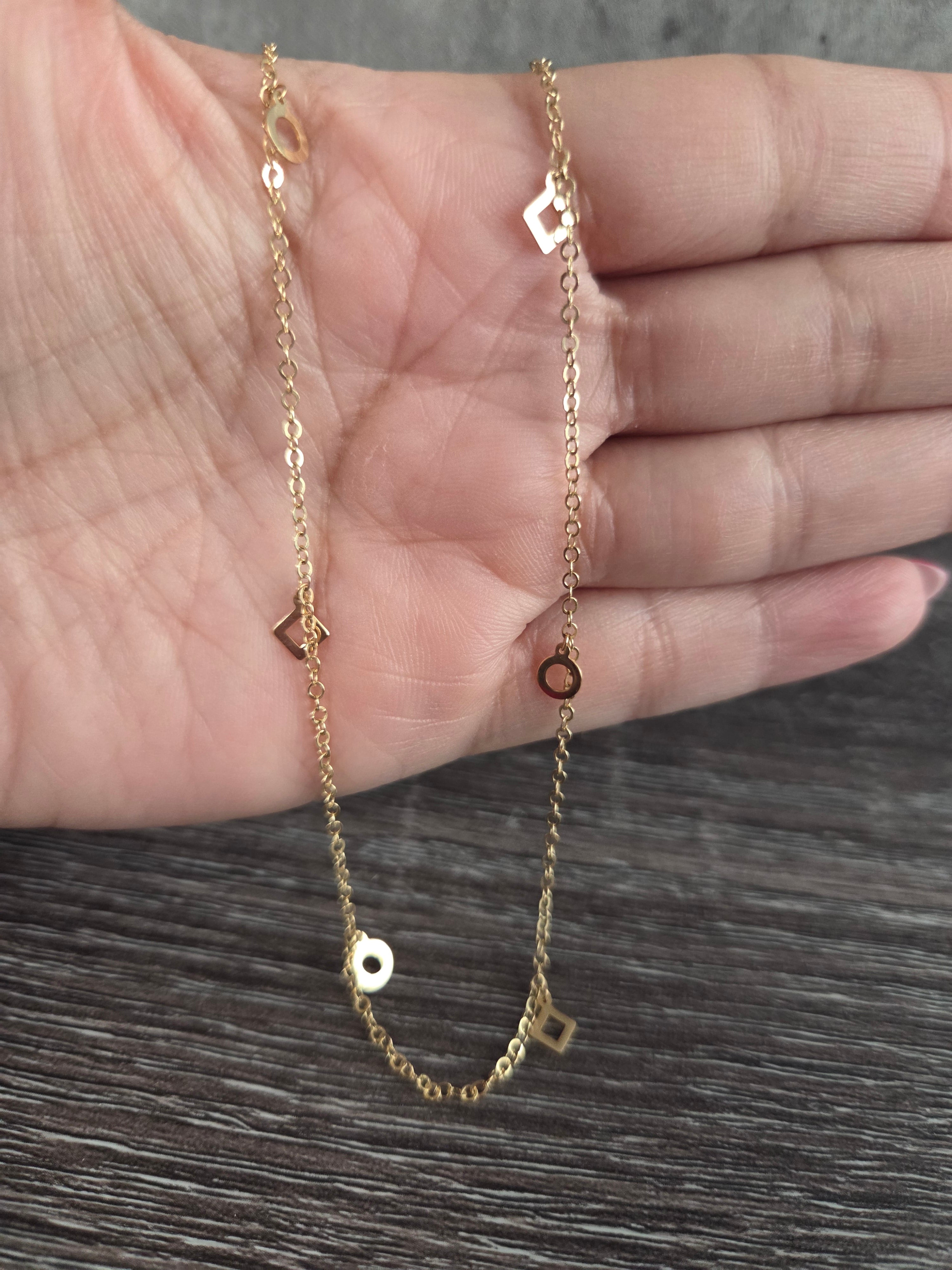 Cadena con colgantes