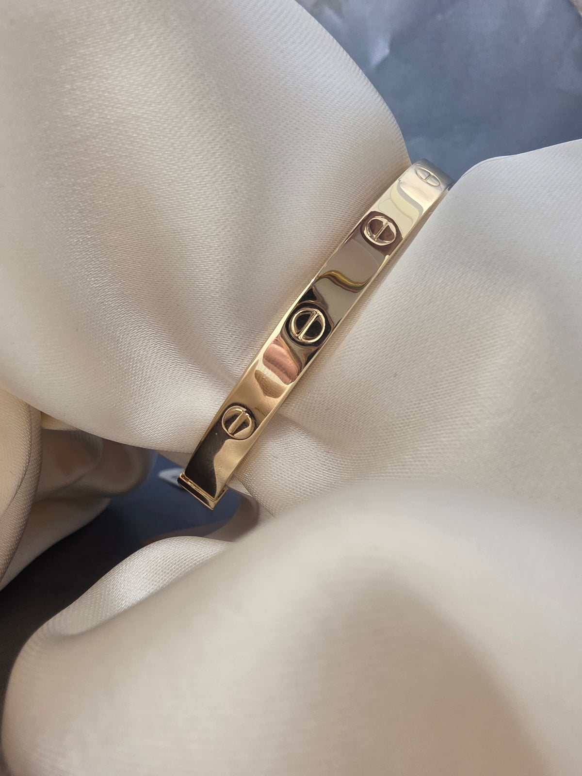 Gold Screw Design Bangle Bracelet 912