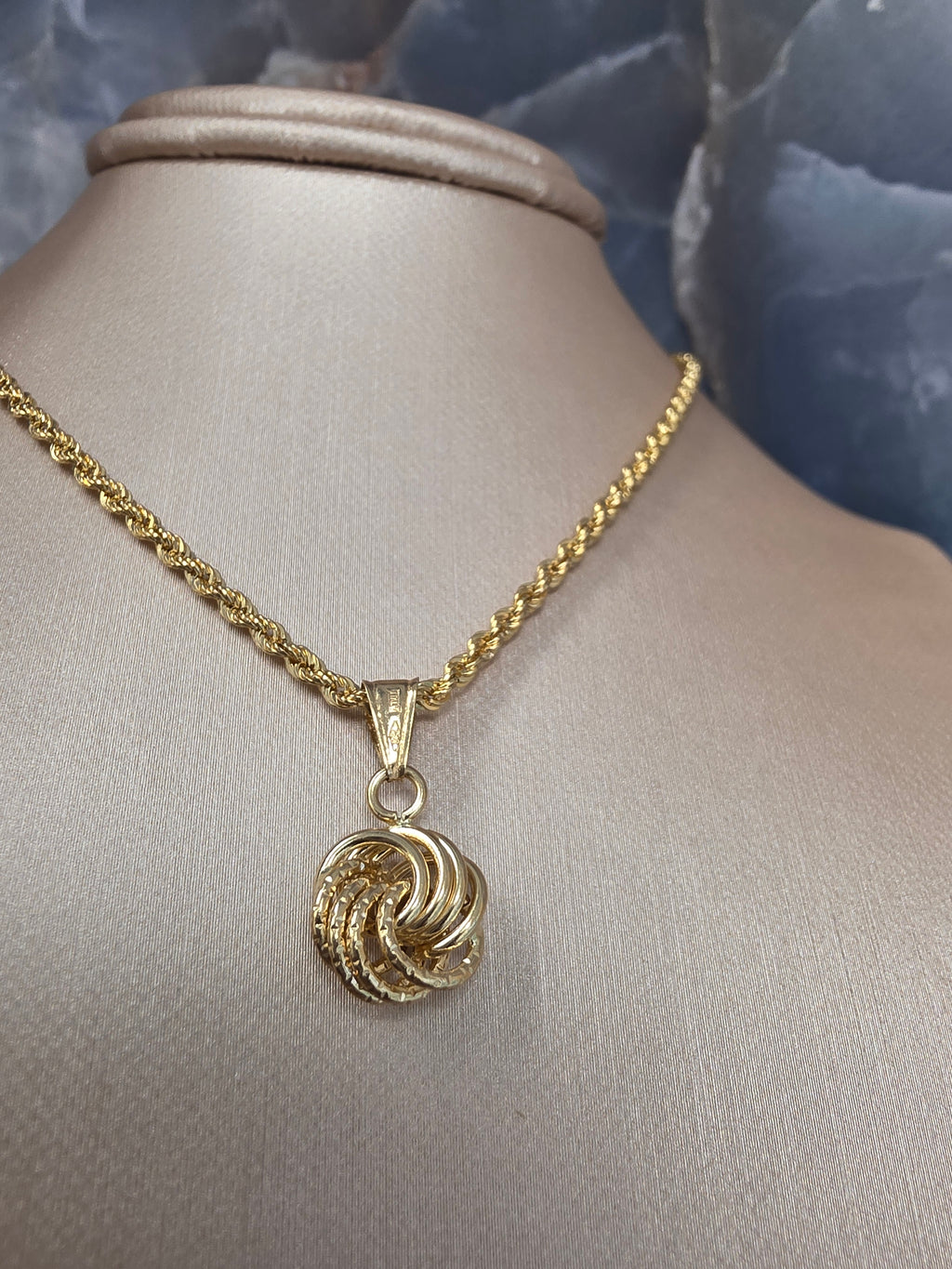 Interlocking Rings Pendant 086
