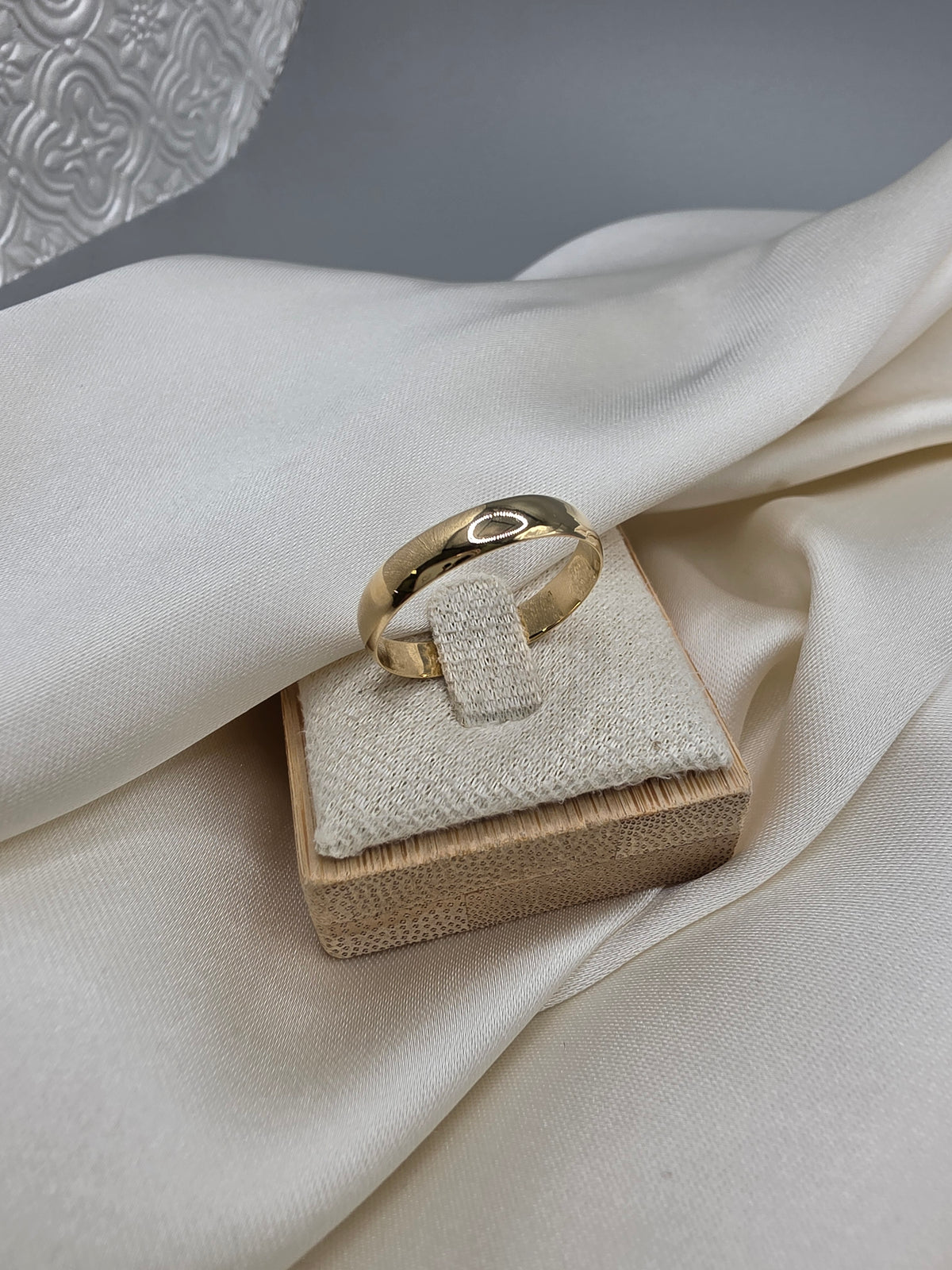 Classic Wedding Band