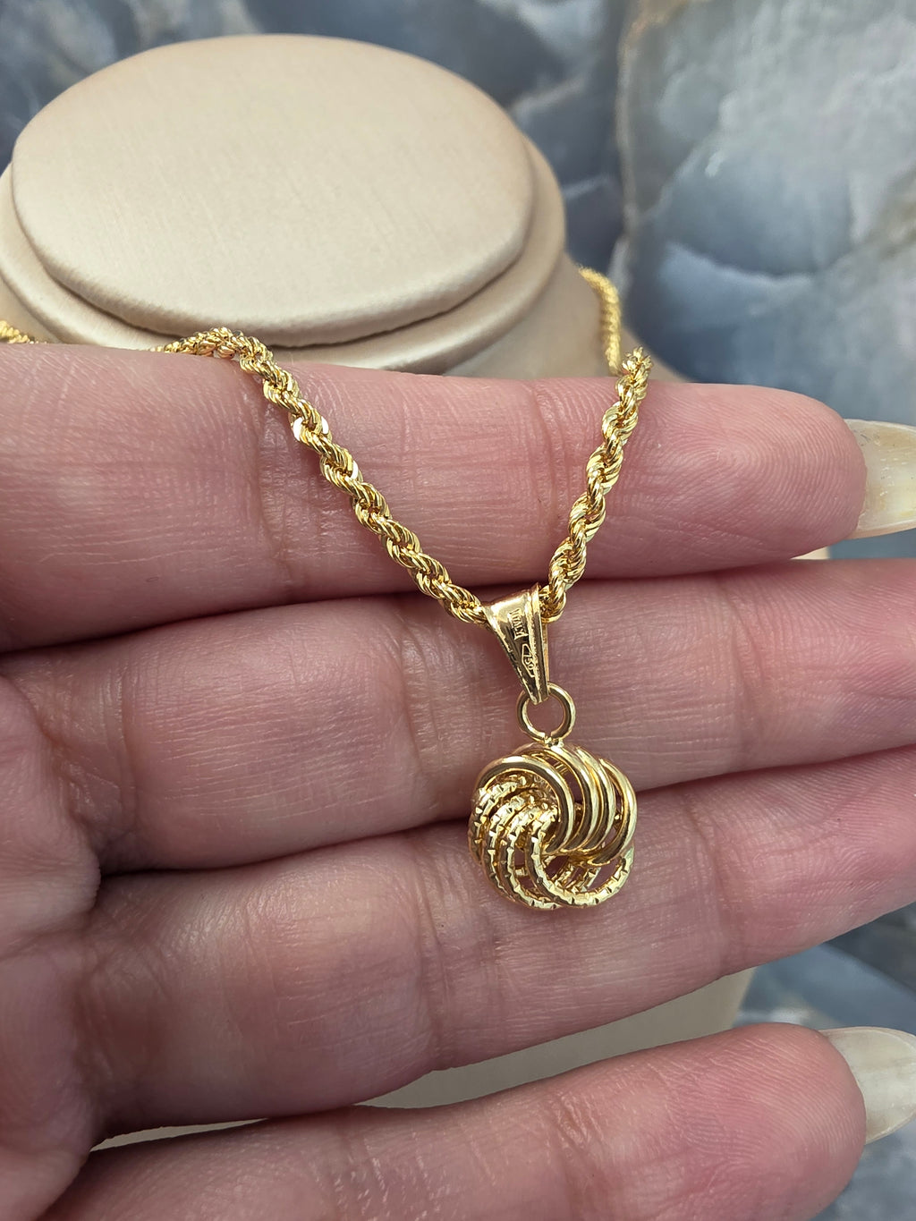 Interlocking Rings Pendant 086