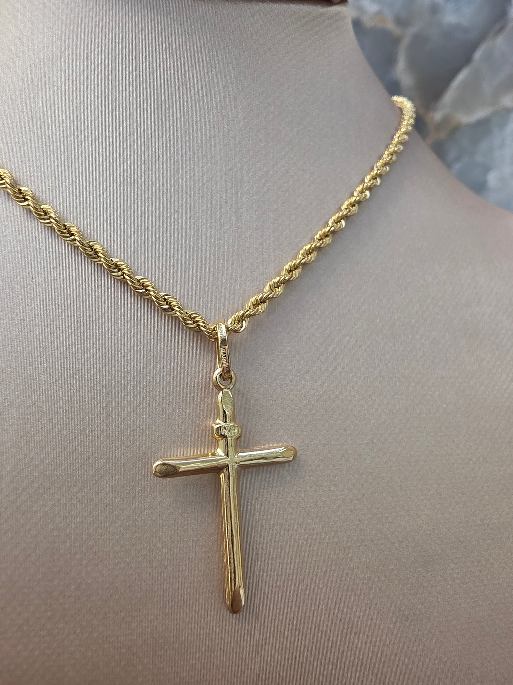 Cross Pendant 096