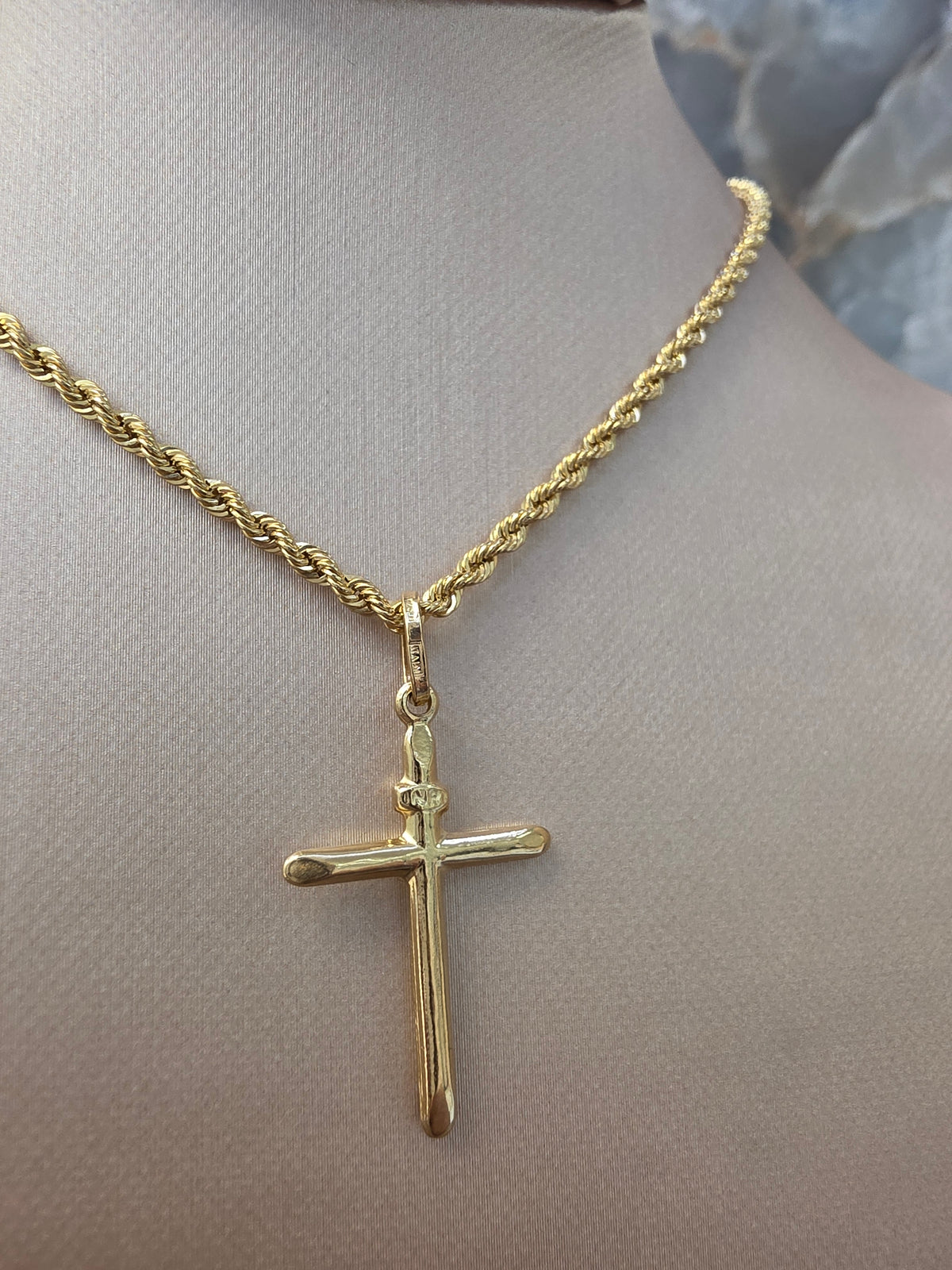 Cross Pendant 096