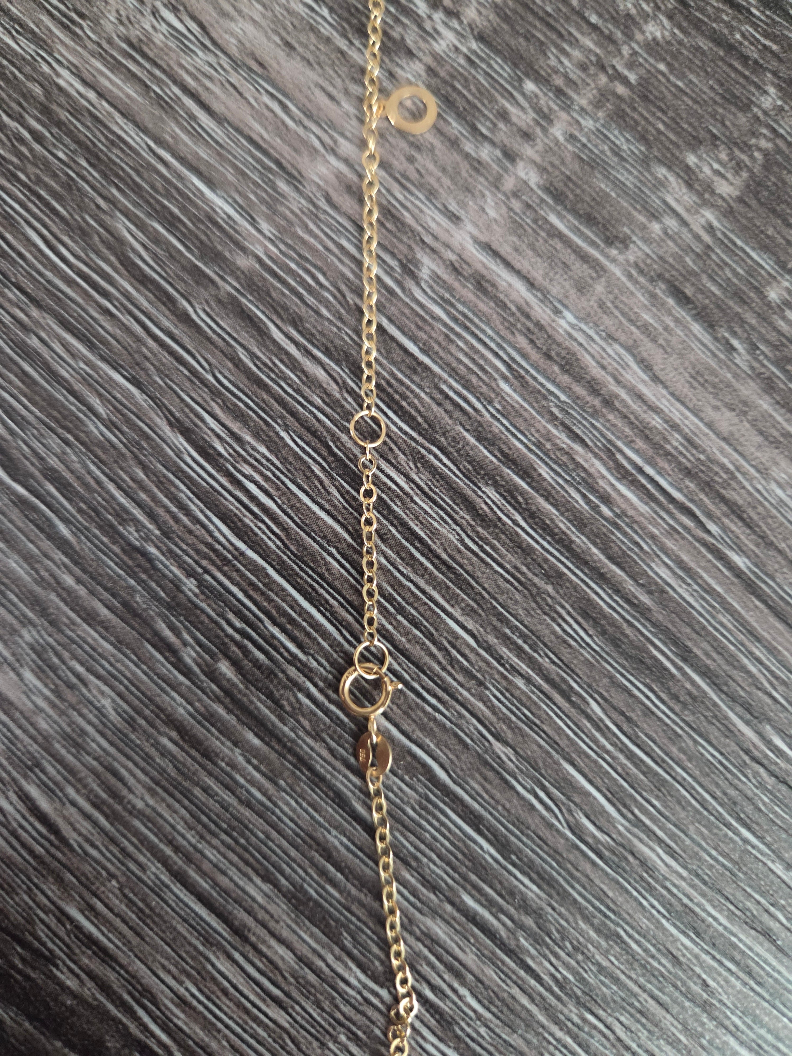 Cadena con colgantes