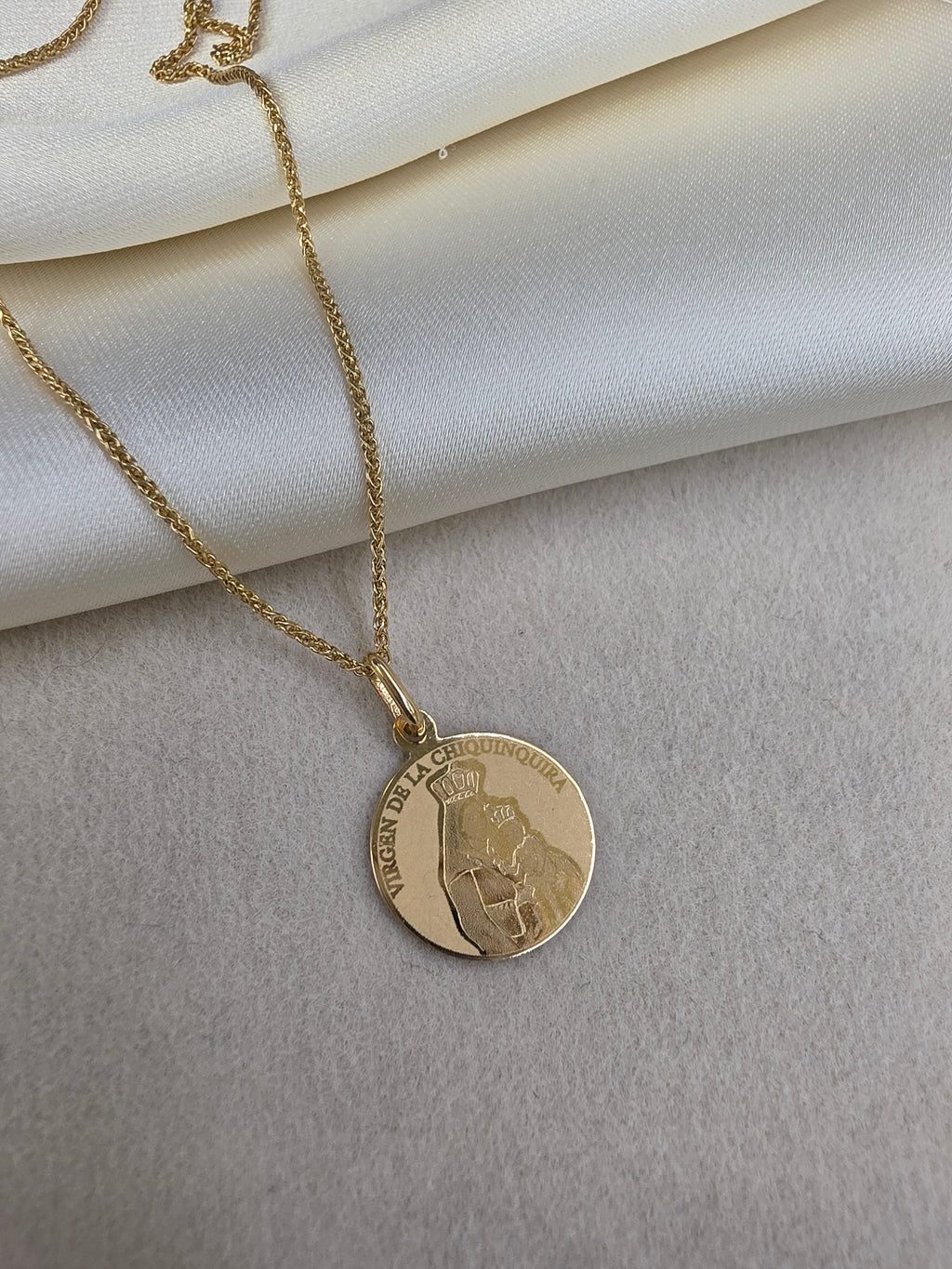 Virgen de Chiquinquirá Medal Pendant 086