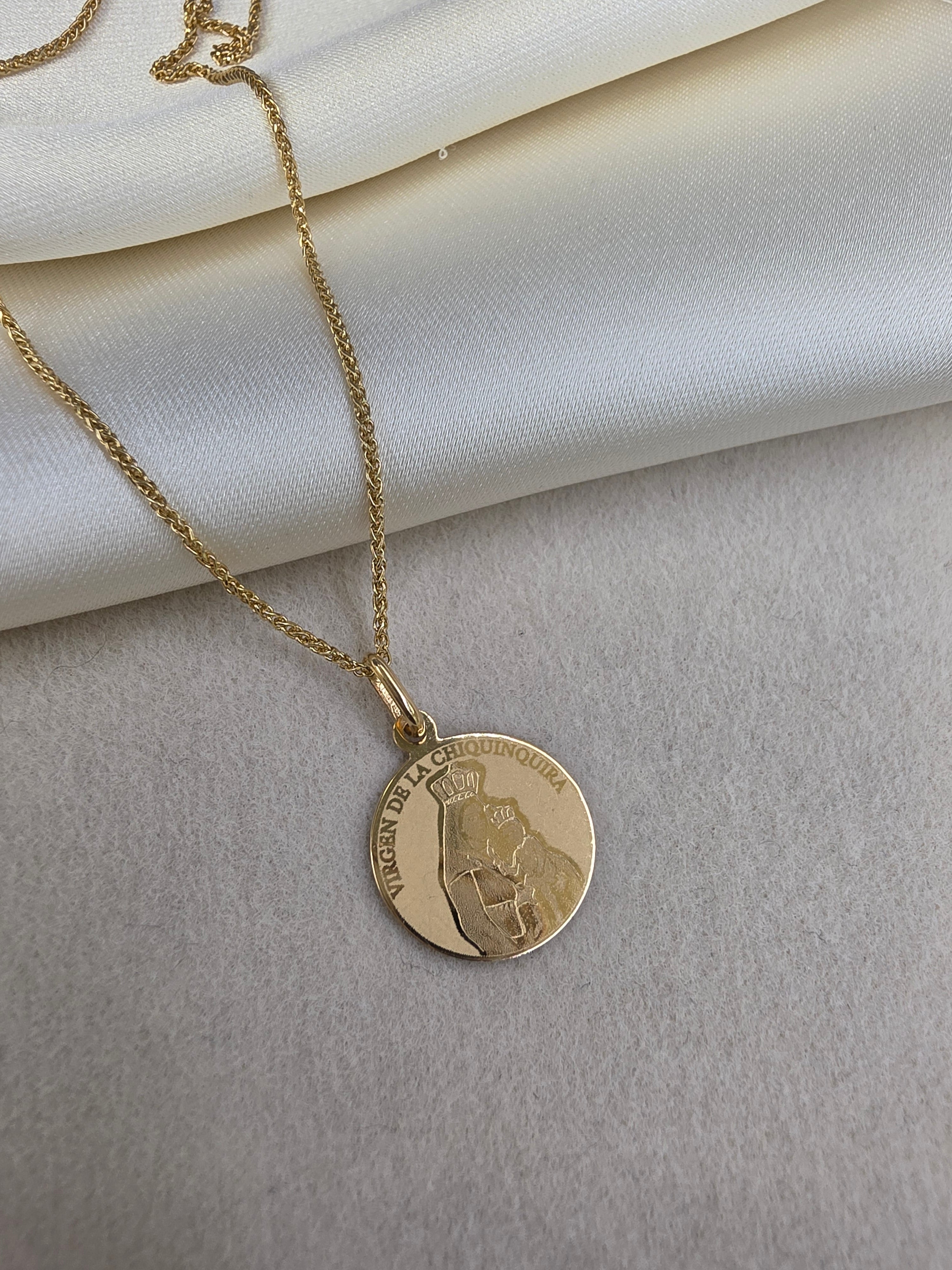Virgen de Chiquinquirá Medal Pendant 086