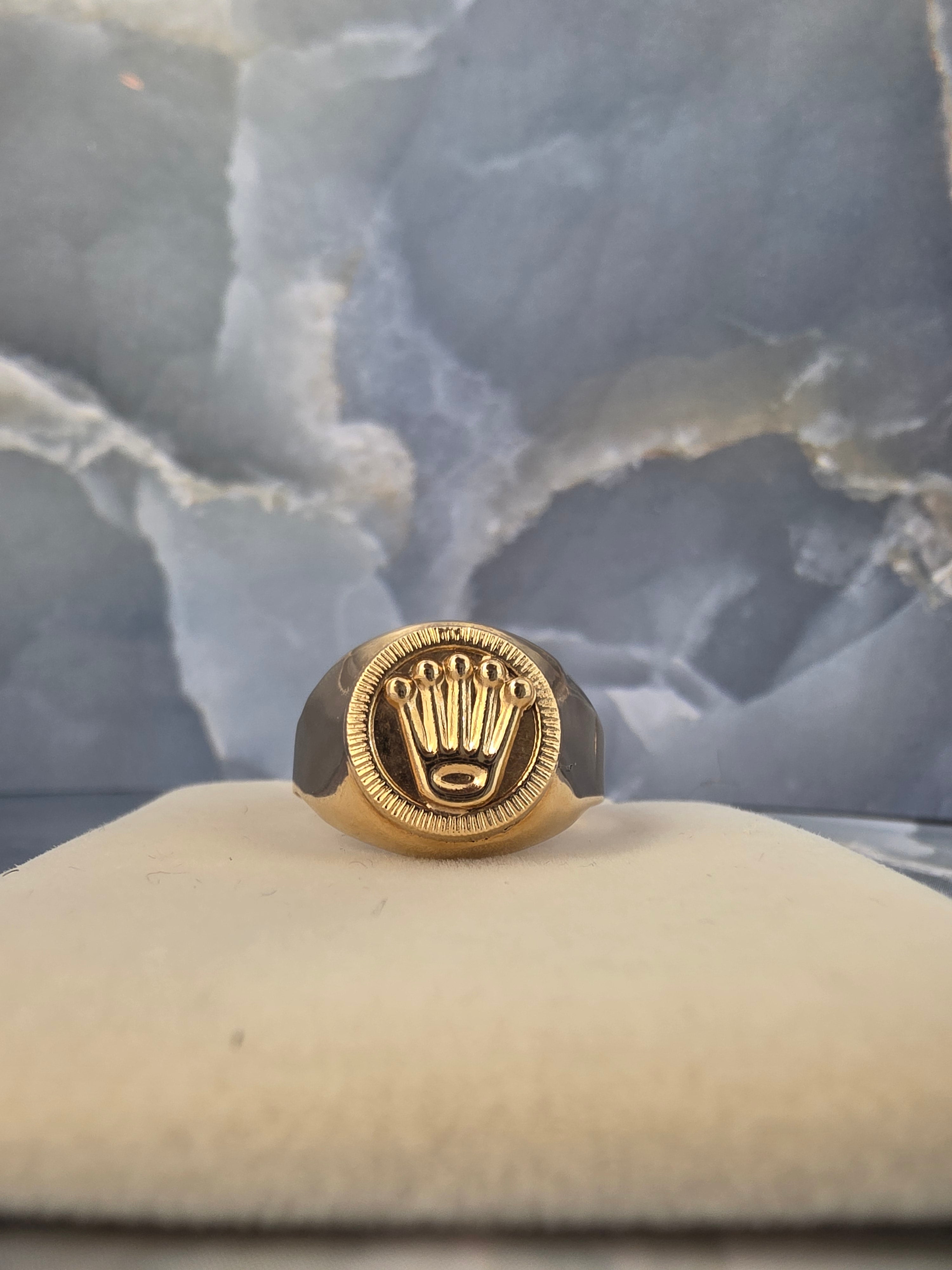 Crown Round Signet Ring 340