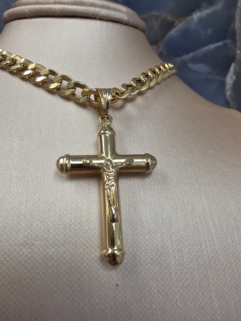 Hollow Crucifix Cross Pendant 334