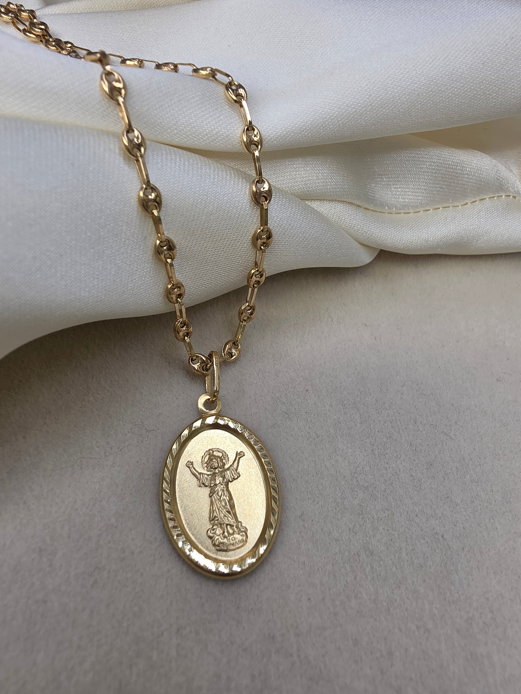 Divine Child Jesus Pendant 115