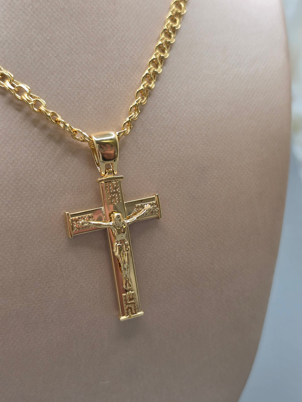 Crucifix Pendant 345