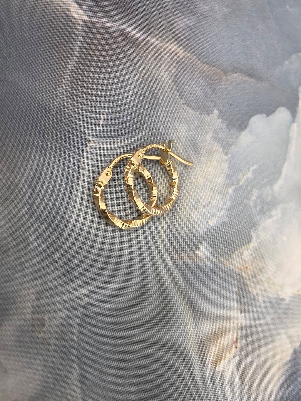 Diamond-Cut Hoop Earrings 069