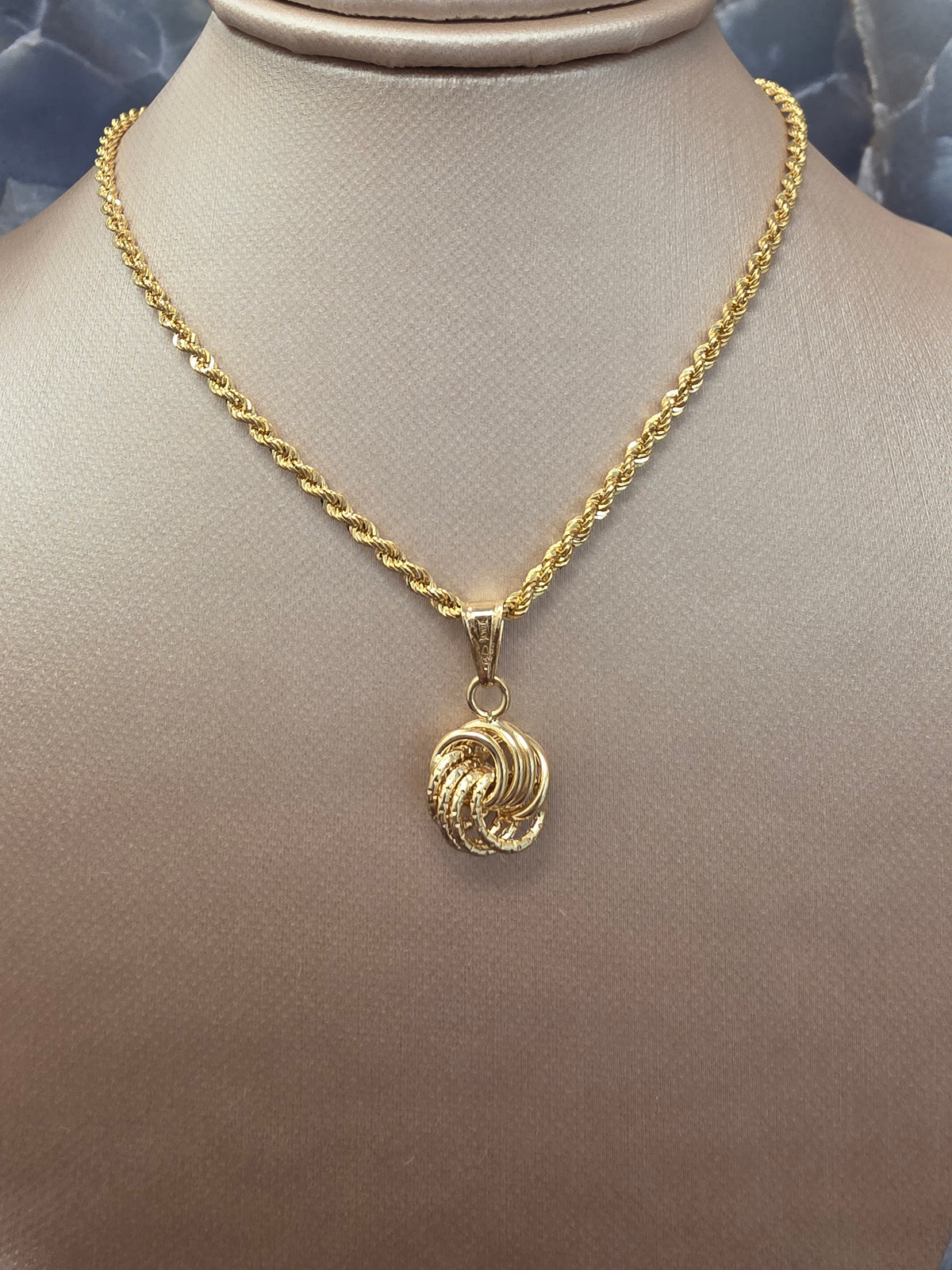 Interlocking Rings Pendant 086