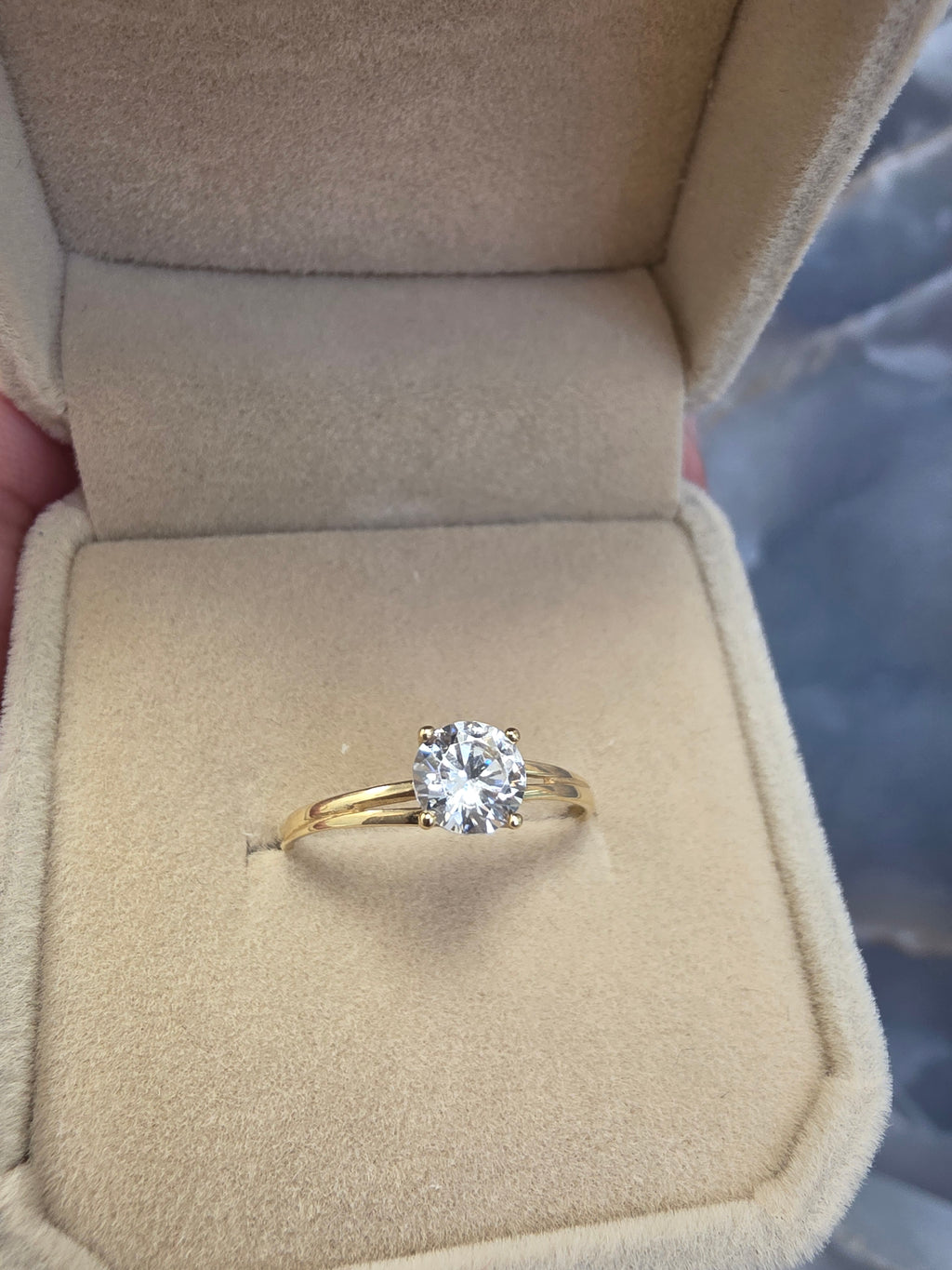 Elegant Solitaire Ring 131