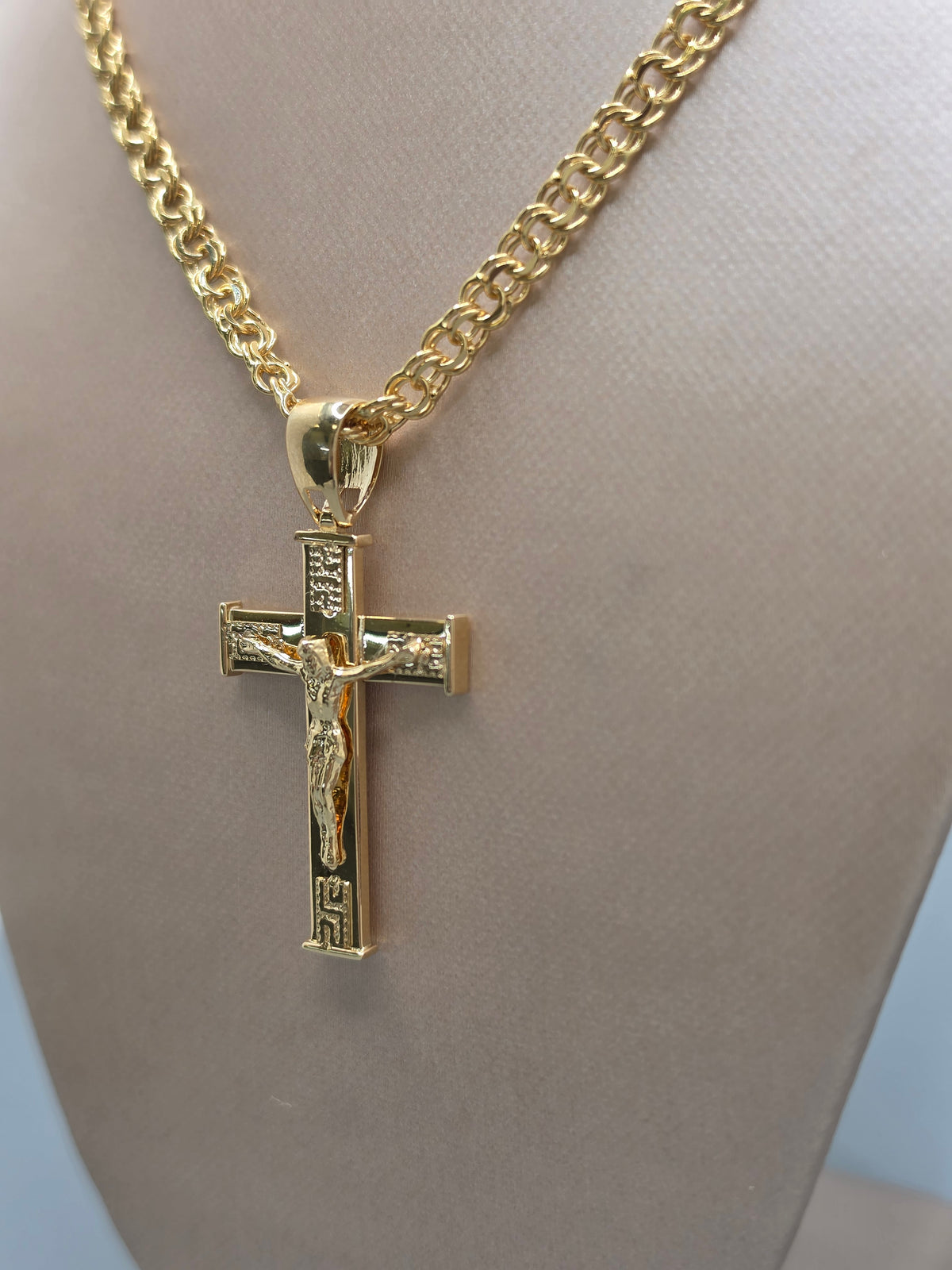 Crucifix Pendant 345