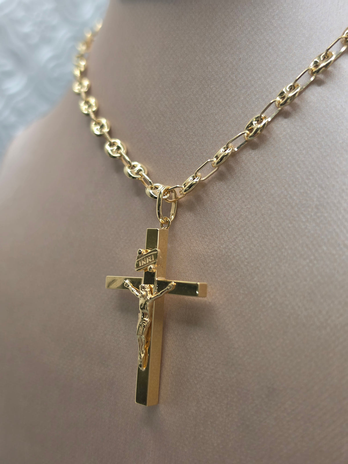 Crucifix Pendant 194