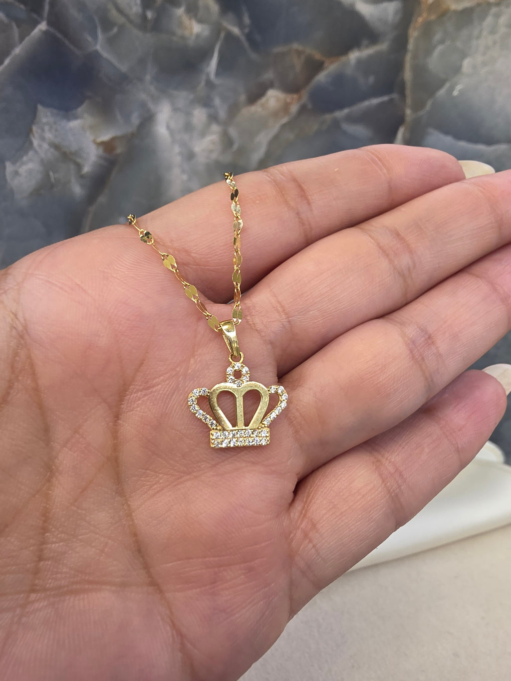 Zirconia Crown Pendant 098