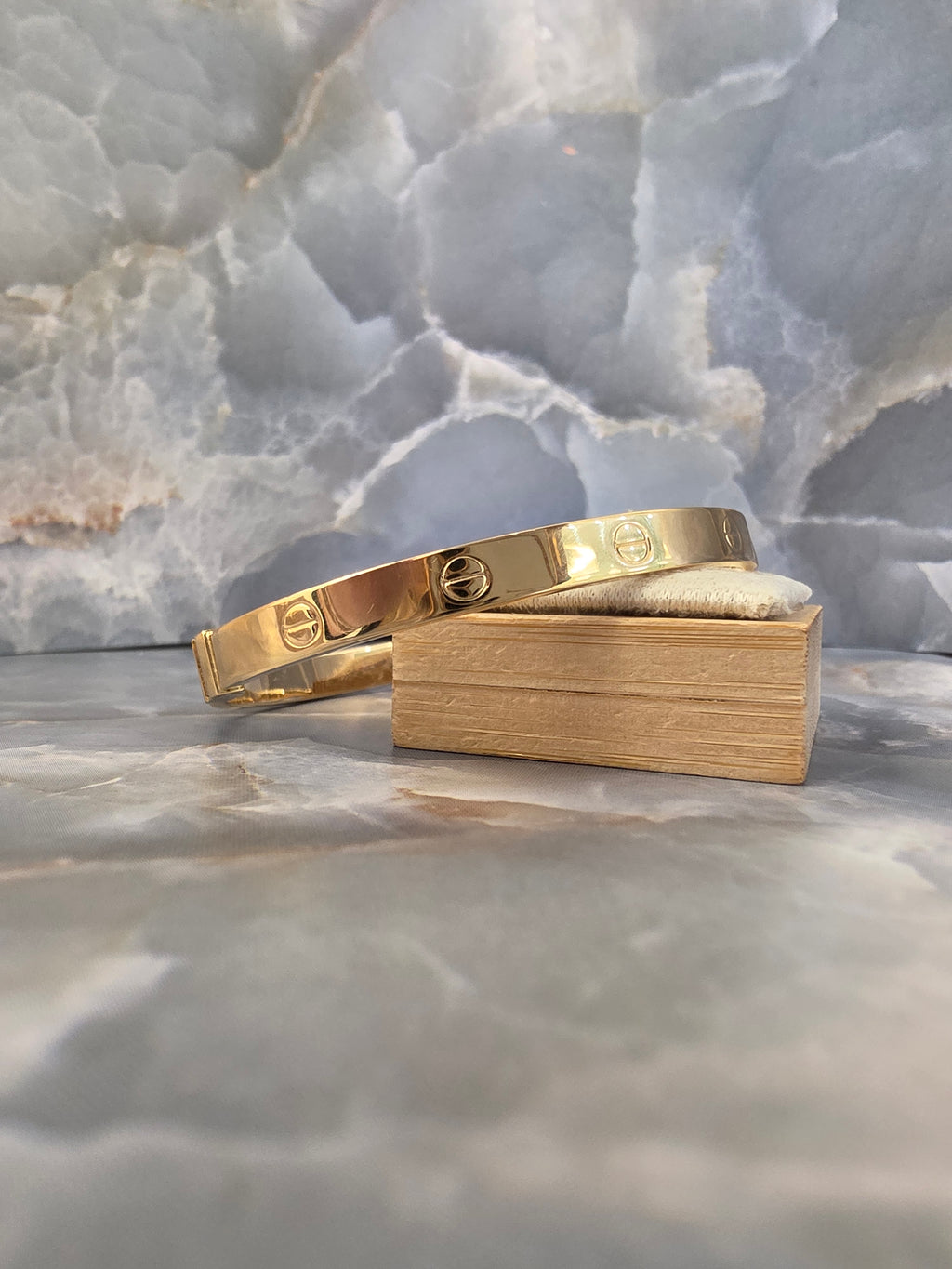Screw Design Bangle Bracelet 841