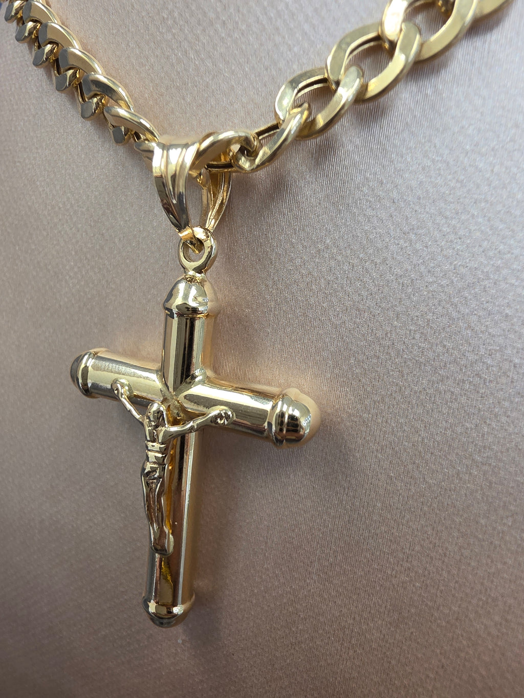 Hollow Crucifix Cross Pendant 334