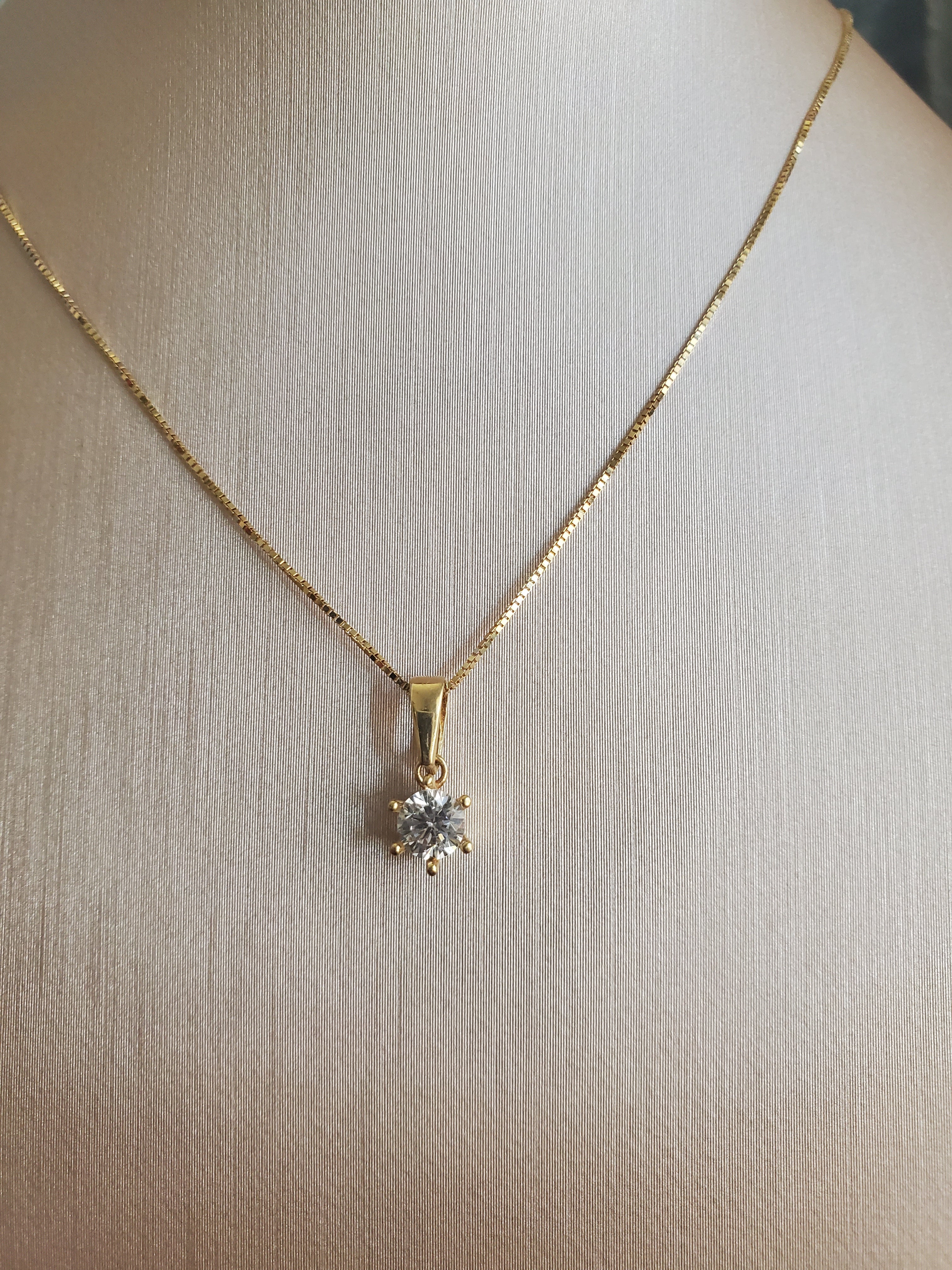 Imperial Venetian Box Solitaire Necklace 173