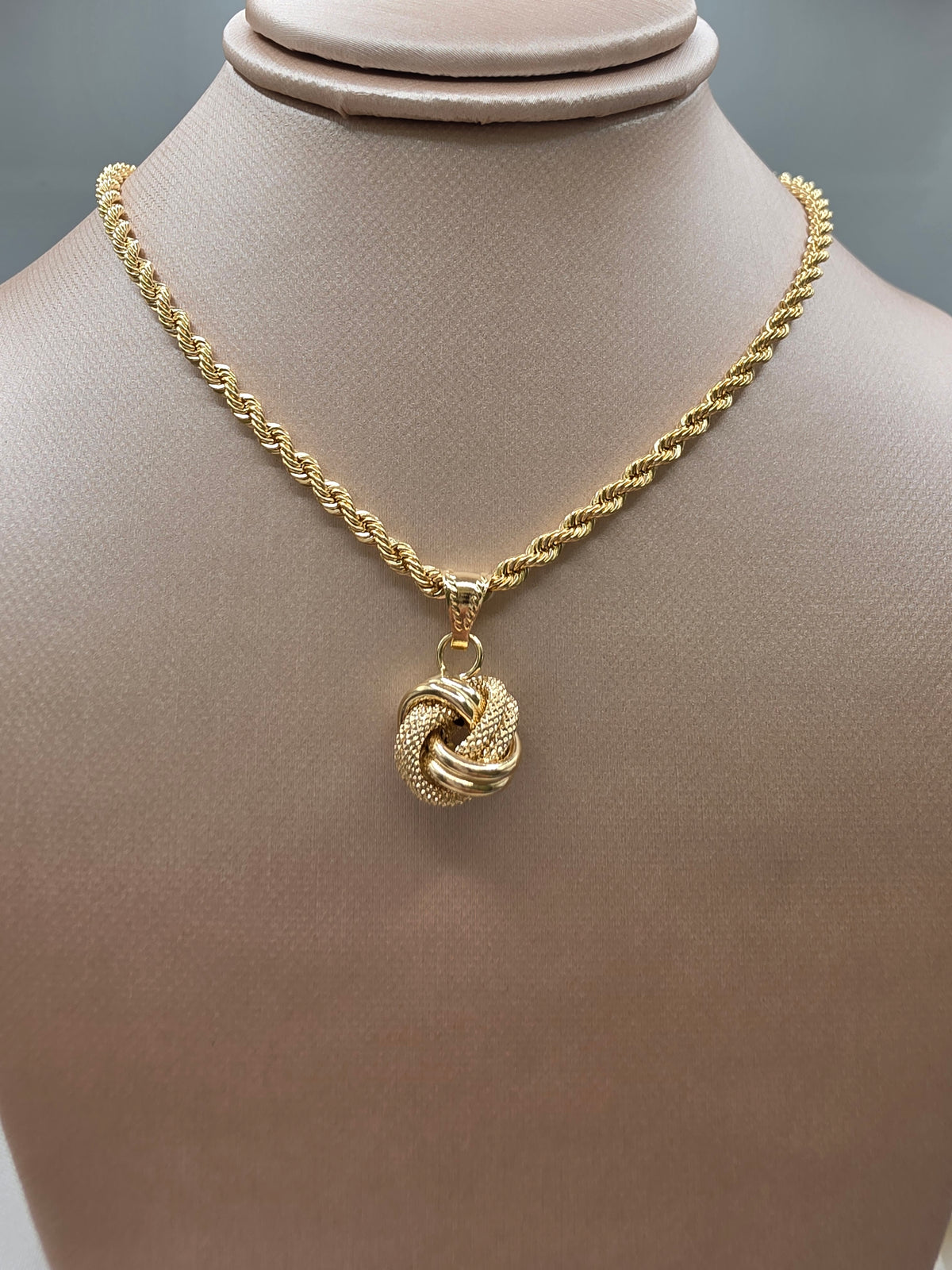Textured Knot Pendant 112